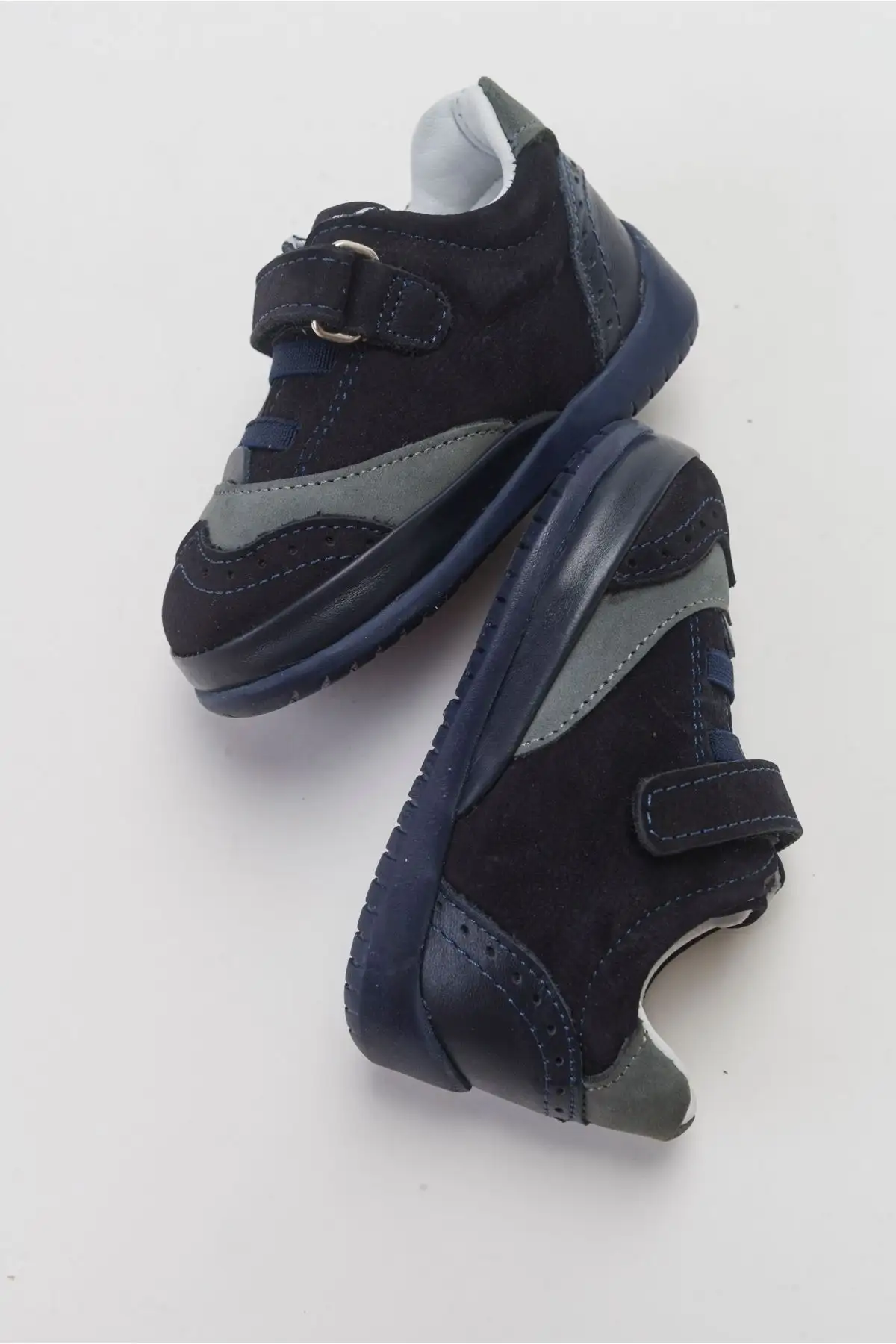 پسرانه نیروی دریایی آبی رنگ اول چرم مرحله اول روزانه - 2787 پسرانه نیروی دریایی آبی رنگ اول چرم مرحله اول روزانه - 2787