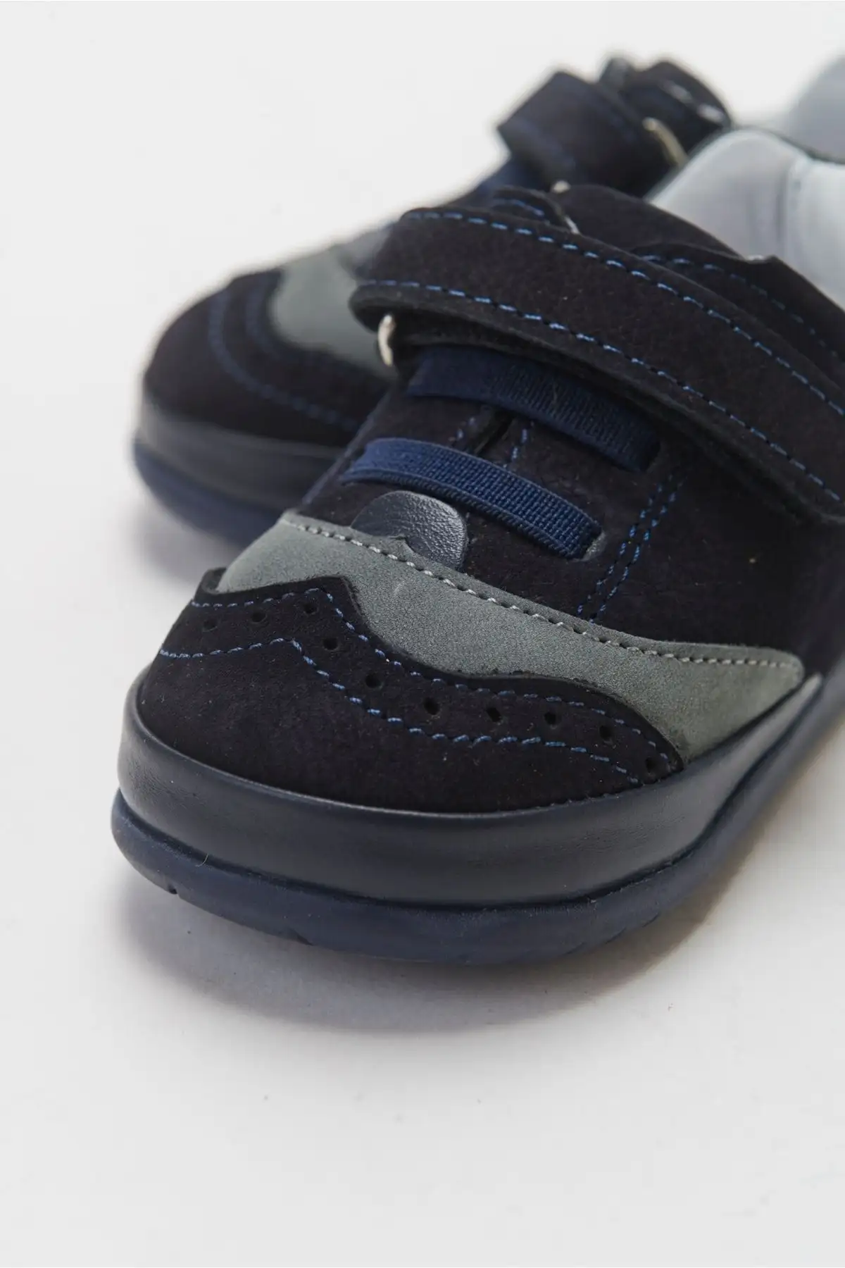 پسرانه نیروی دریایی آبی رنگ اول چرم مرحله اول روزانه - 2787 پسرانه نیروی دریایی آبی رنگ اول چرم مرحله اول روزانه - 2787