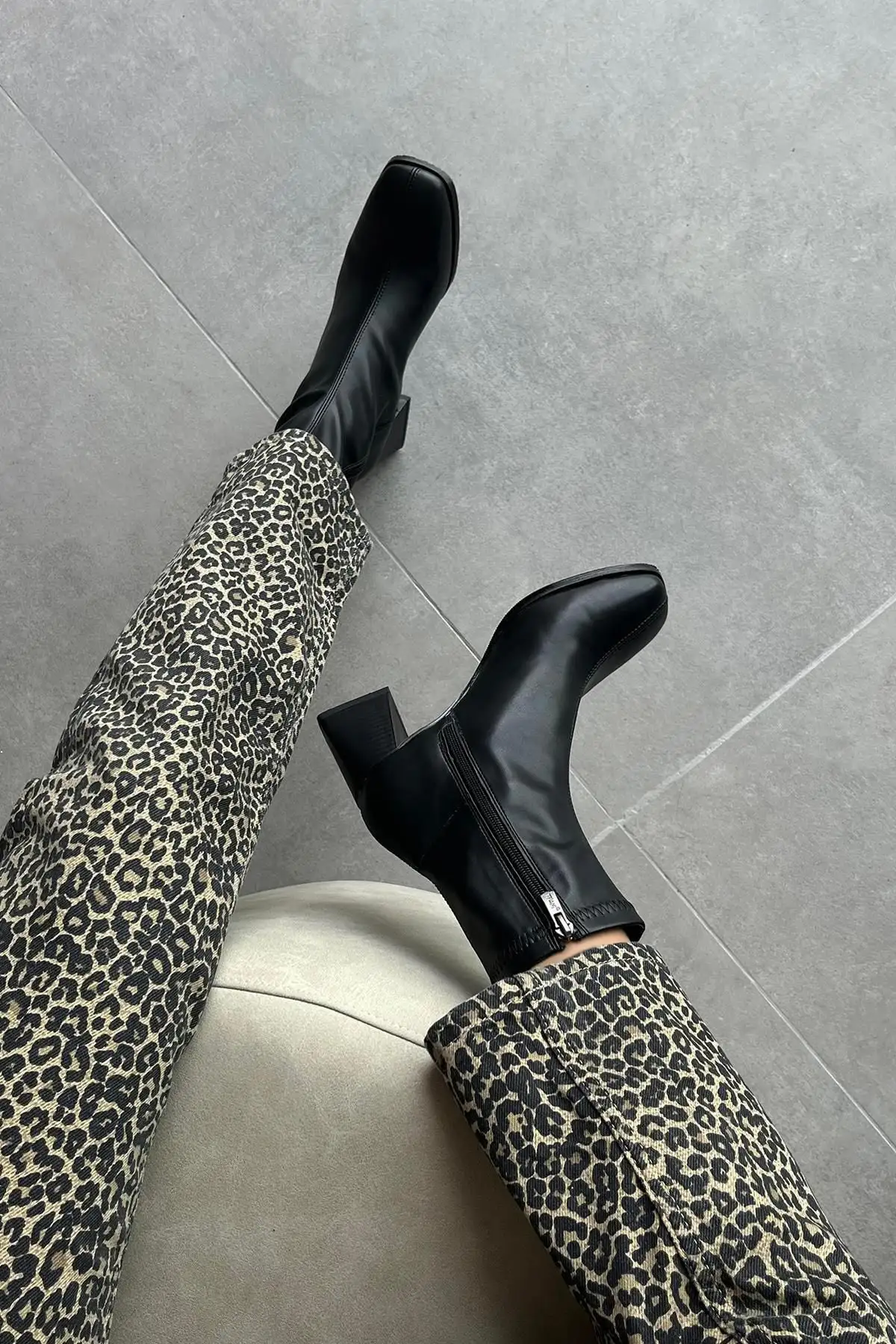 پاشنه های متوسط کشش زنانه Bot Black - 2929 پاشنه های متوسط کشش زنانه Bot Black - 2929