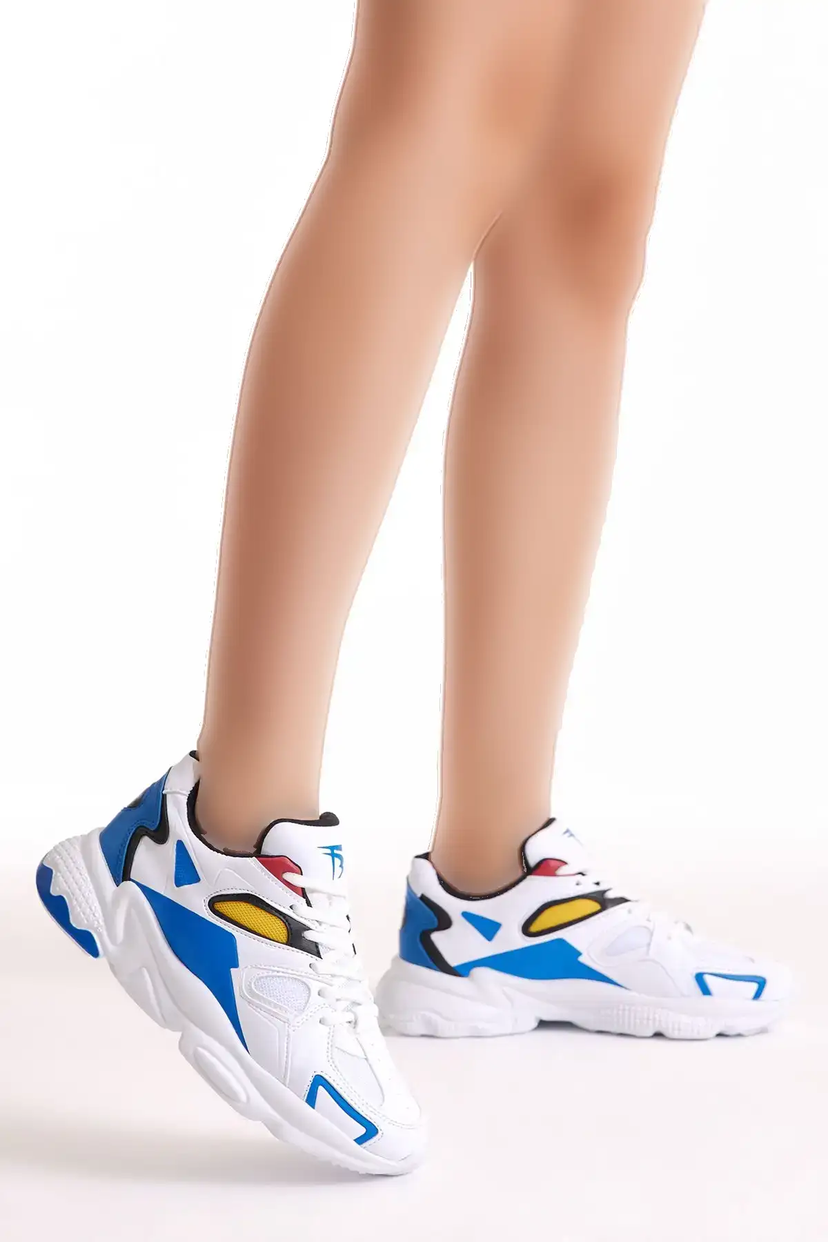 کفش ورزشی سفید یکنواخت مدل TB252 - 3189 کفش ورزشی سفید یکنواخت مدل TB252 - 3189