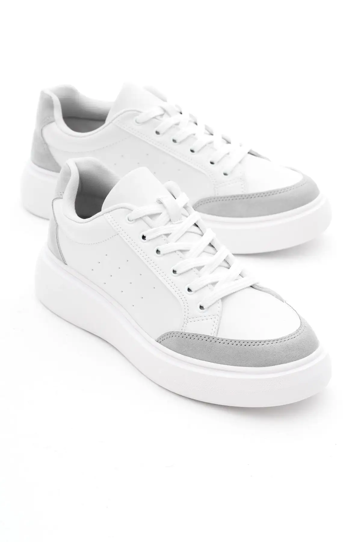 کفش اسپرت زنانه با بند، با زیره پلی (پلاستیکی) سفید و خاکستری - 3174 کفش اسپرت زنانه با بند، با زیره پلی (پلاستیکی) سفید و خاکستری - 3174