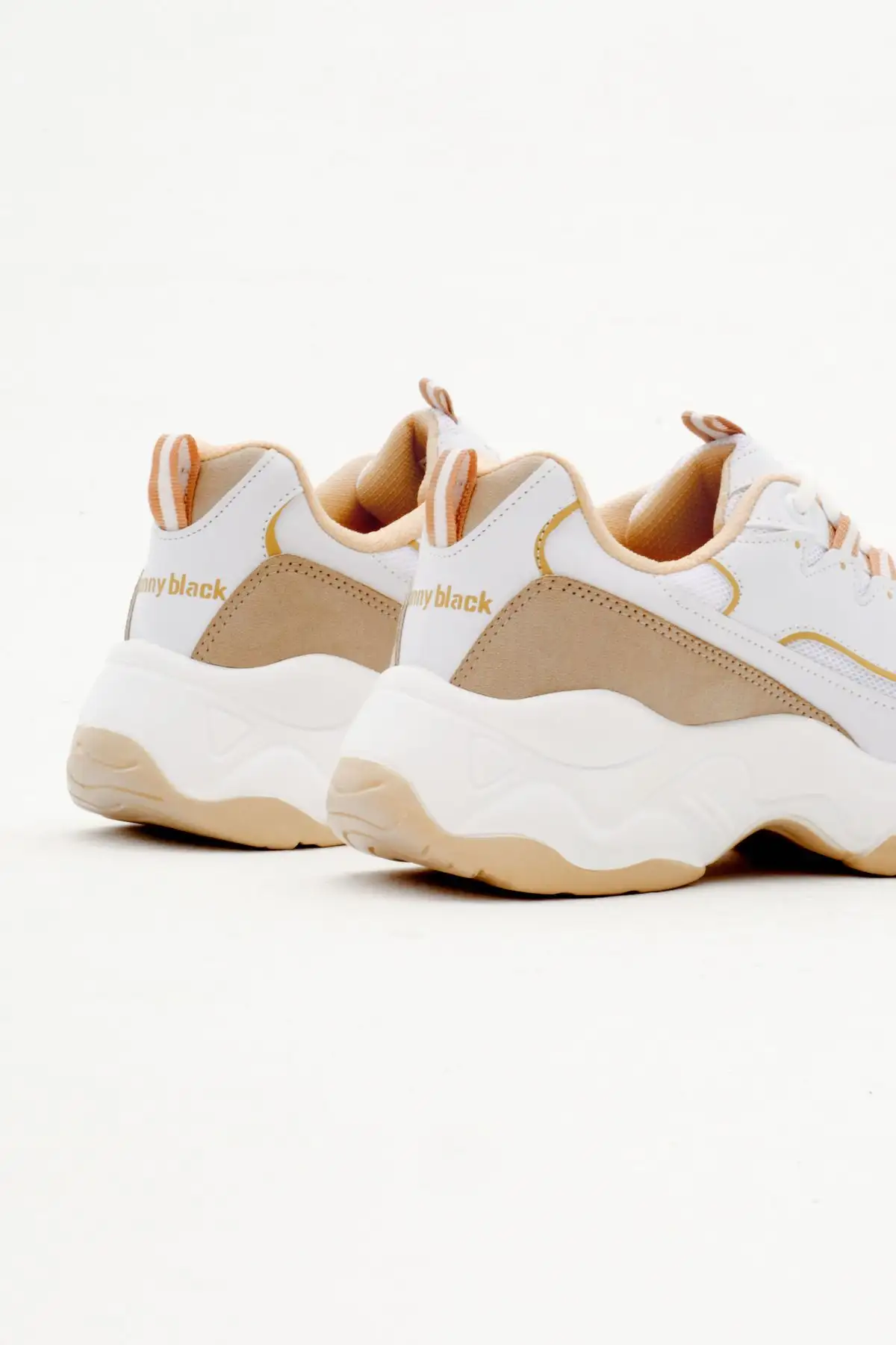 کفش ورزشی زنانه بژ مدل Tb7040 - 3183