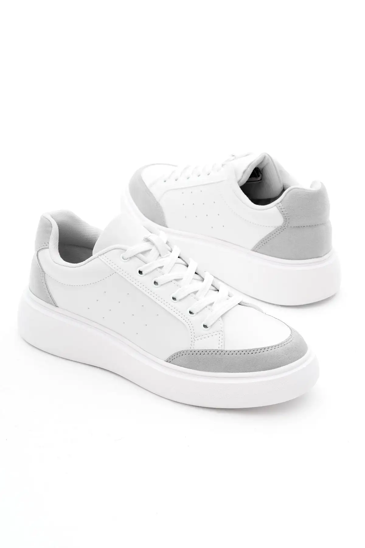 کفش اسپرت زنانه با بند، با زیره پلی (پلاستیکی) سفید و خاکستری - 3174 کفش اسپرت زنانه با بند، با زیره پلی (پلاستیکی) سفید و خاکستری - 3174