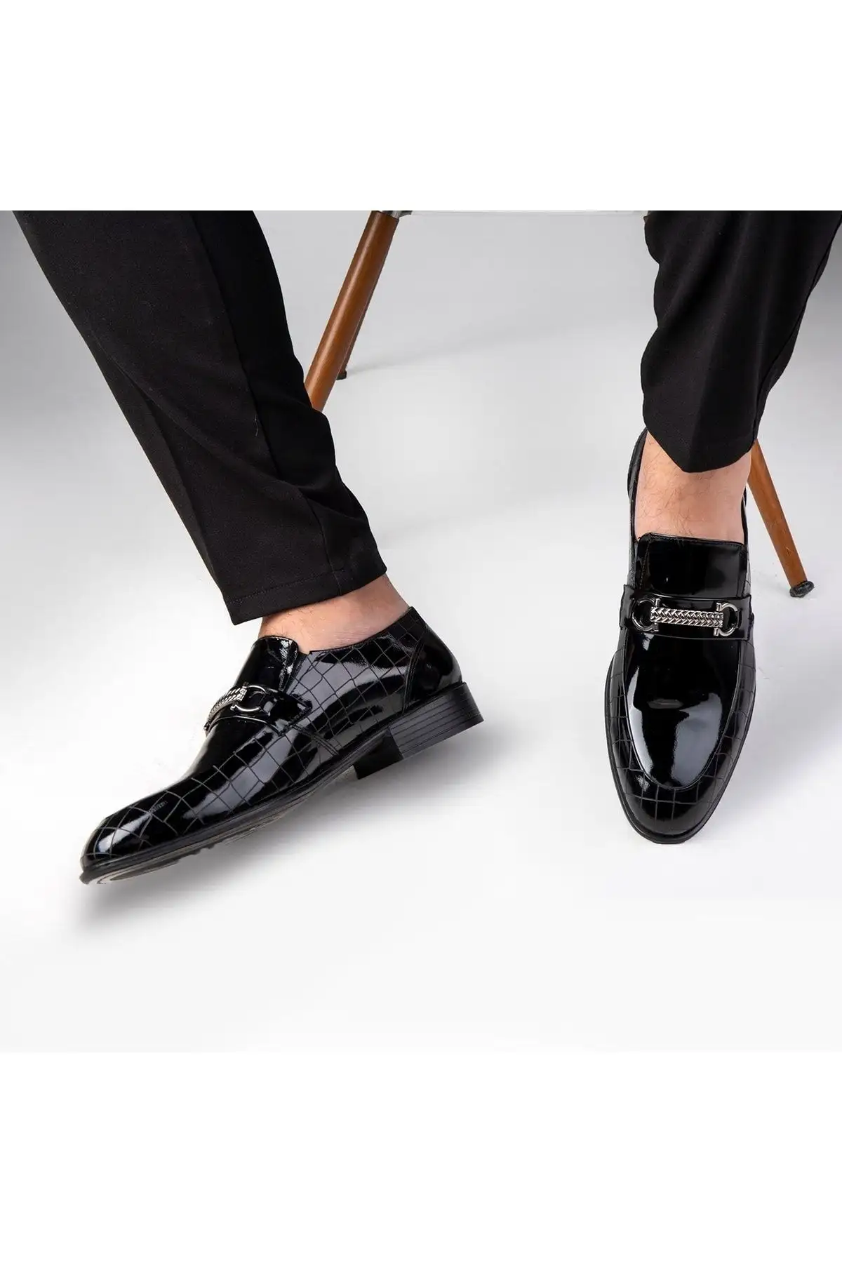 کفش روزمره مردانه لنتا کفش مردانه کلاسیک چرمی طبیعی لافر کلاسیک - 3938 کفش روزمره مردانه لنتا کفش مردانه کلاسیک چرمی طبیعی لافر کلاسیک - 3938