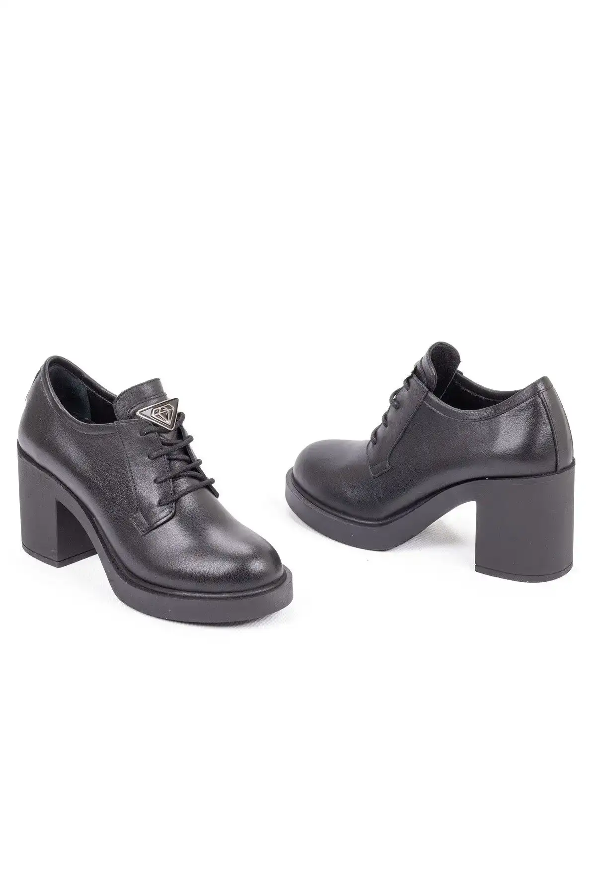 کفش پاشنه بلند زنانه  روزمره شیک  با پاشنه 8 سانتی متر و کفی پلتفرم از چرم طبیعی با بند - 5129 کفش پاشنه بلند زنانه روزمره شیک با پاشنه 8 سانتی متر و کفی پلتفرم از چرم طبیعی با بند - 5129