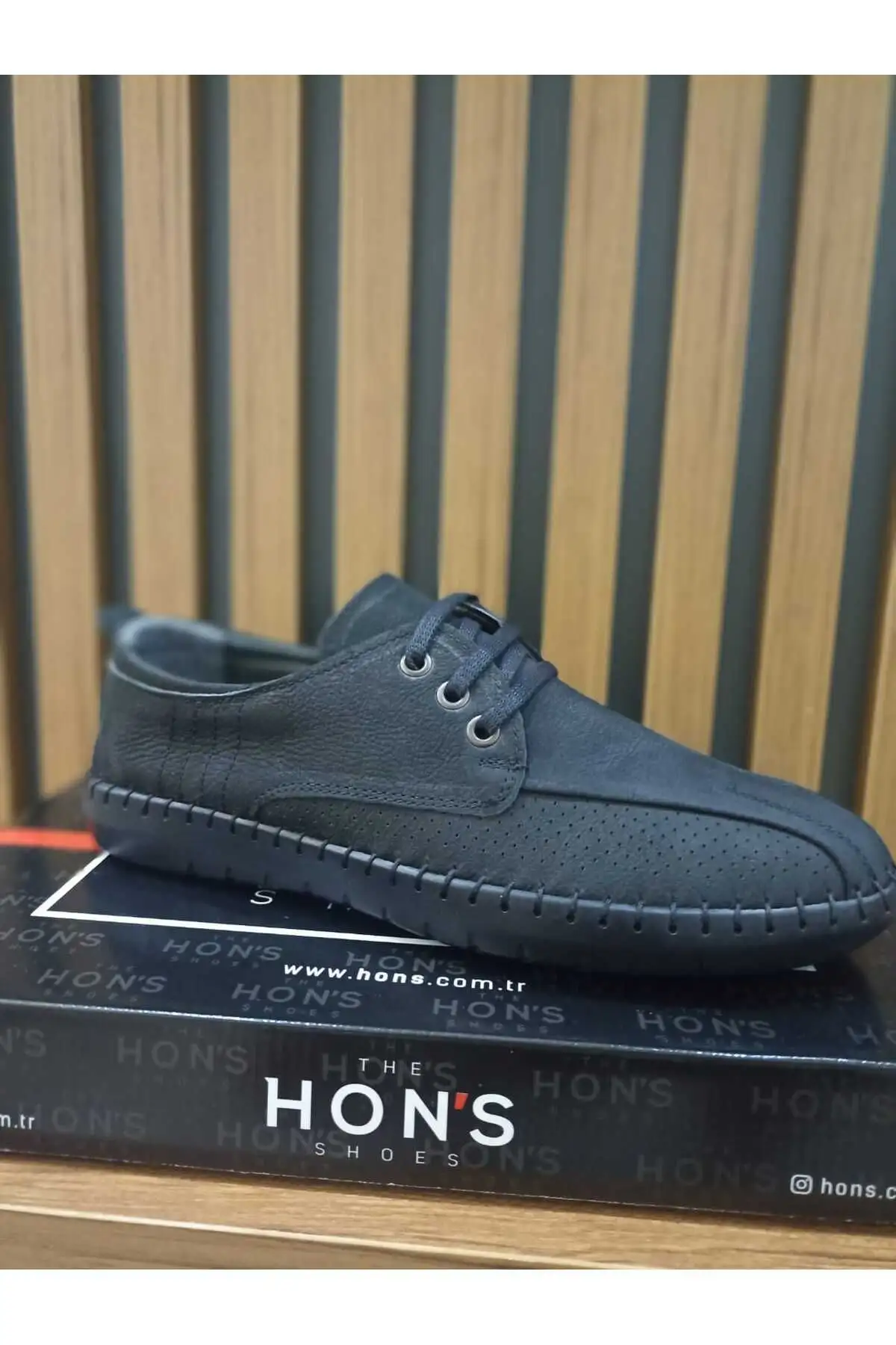 کفش رسمی مردانه   چرم نوبوک طبیعی با بند و زیره لاستیکی دوزی شده سیاه - 4626 کفش رسمی مردانه چرم نوبوک طبیعی با بند و زیره لاستیکی دوزی شده سیاه - 4626