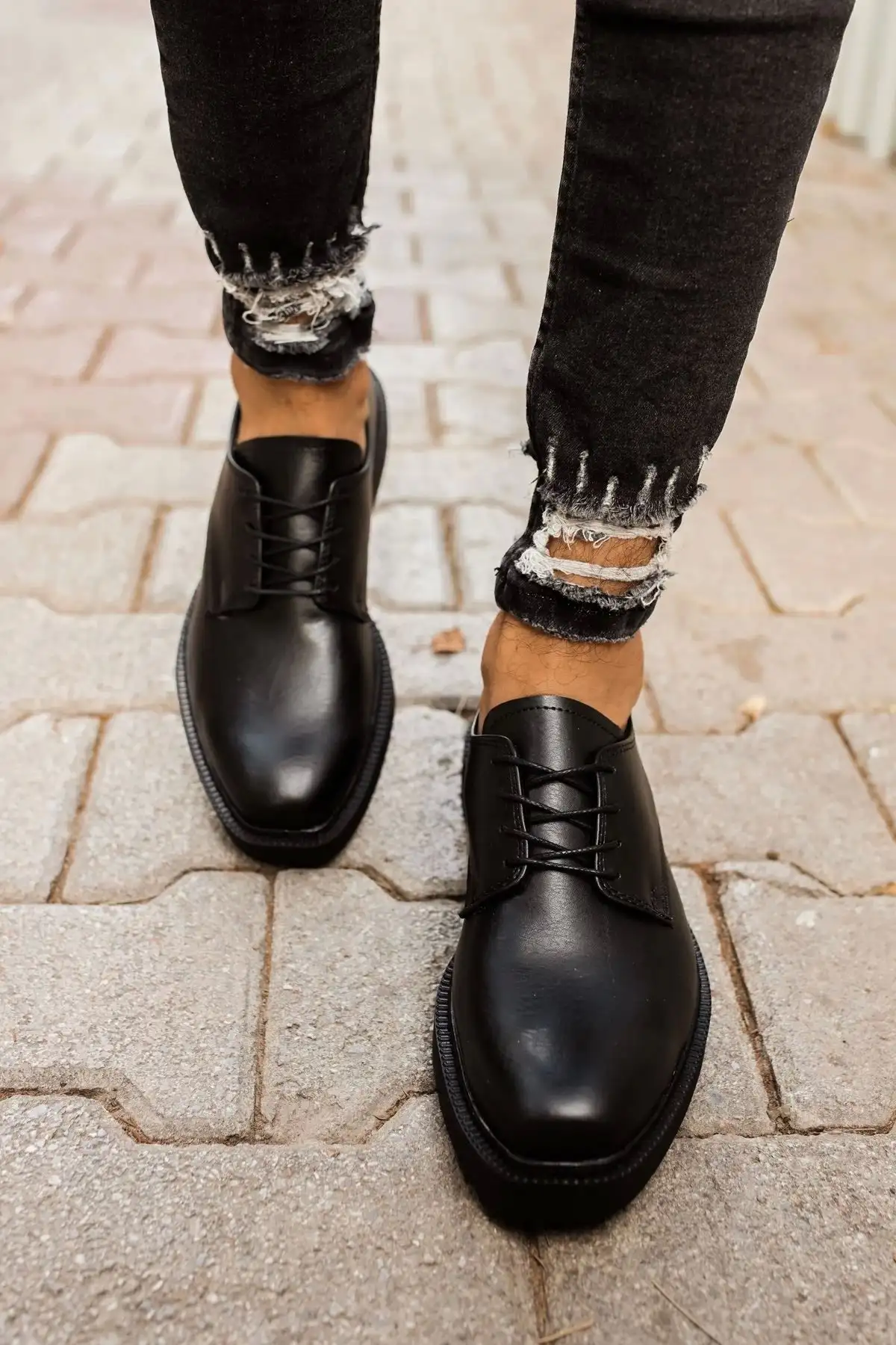 کفش رسمی مردانه   کلاسیک بندی مشکی کمن مدل CH001 FST - 4002 کفش رسمی مردانه کلاسیک بندی مشکی کمن مدل CH001 FST - 4002