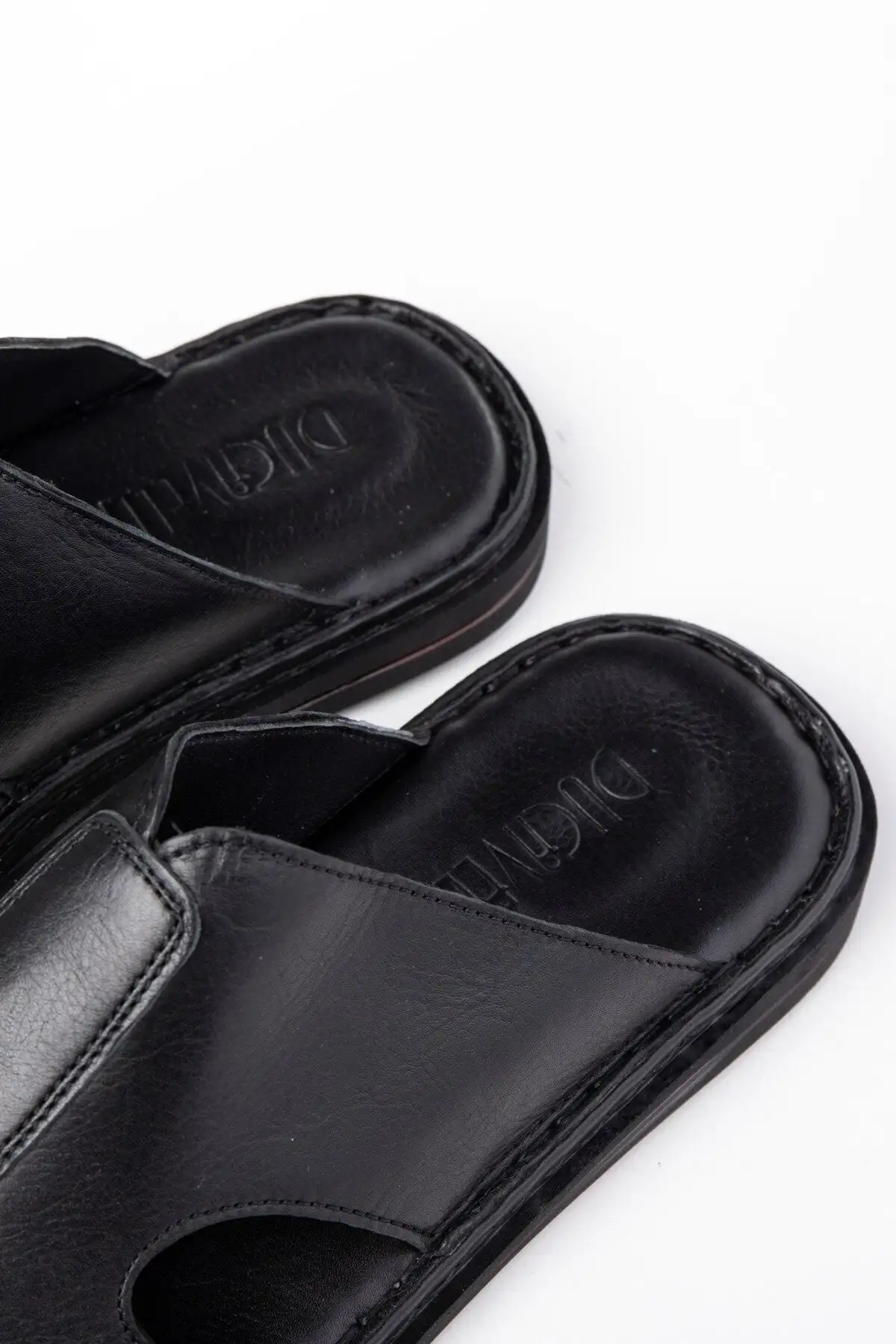 سایز بزرگ مردانه 1. صندل مردانه چرم اصل استن
2. صندل چرم اصل
3. صندل با کفی ارتوپدیک
4. صندل چرم سبک - 3494 سایز بزرگ مردانه 1. صندل مردانه چرم اصل استن 2. صندل چرم اصل 3. صندل با کفی ارتوپدیک 4. صندل چرم سبک - 3494