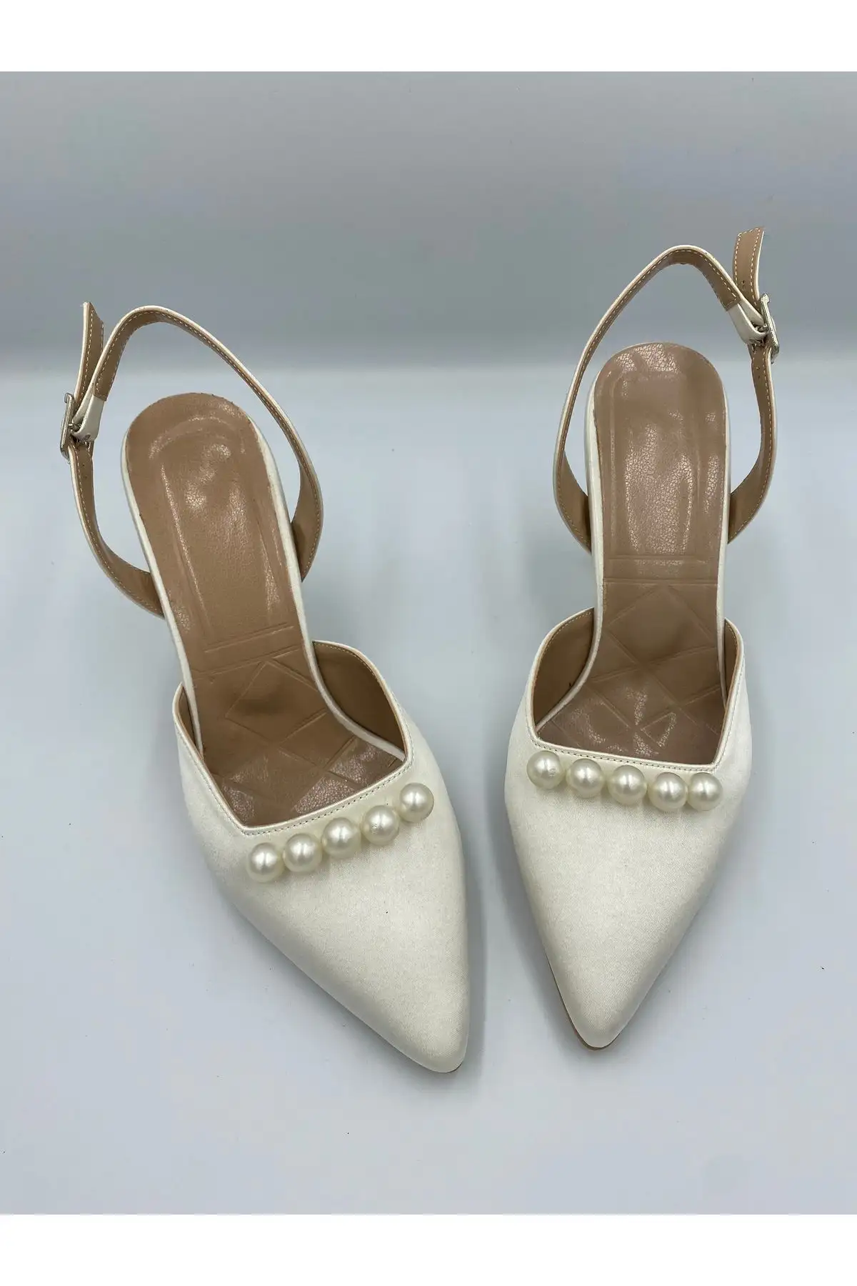 کفش پاشنه بلند زنانه پاشنه 9 سانتی با جزئیات مروارید ساتن - شیک برای روزهای خاص - 4338 کفش پاشنه بلند زنانه پاشنه 9 سانتی با جزئیات مروارید ساتن - شیک برای روزهای خاص - 4338