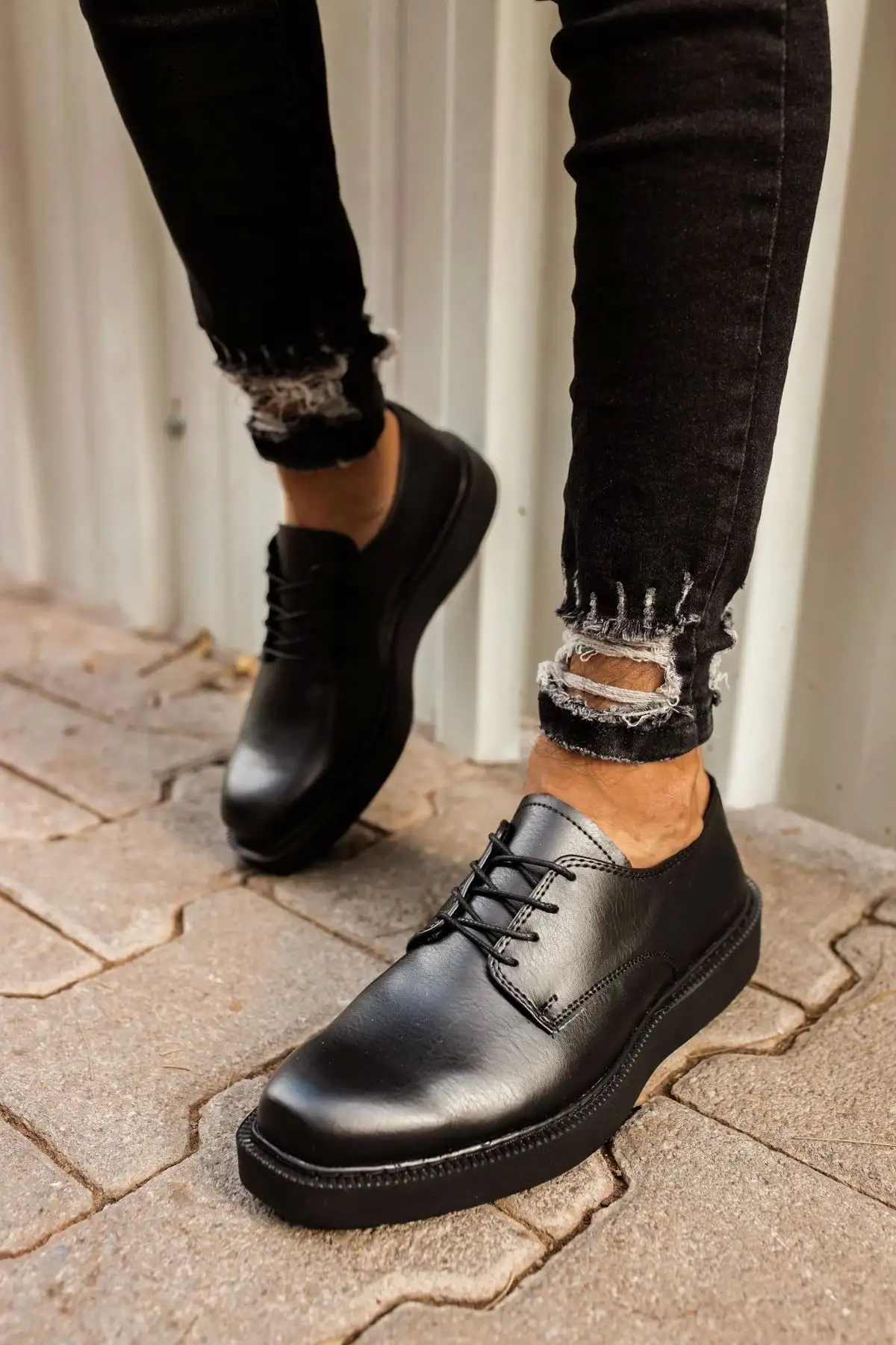 کفش رسمی مردانه   کلاسیک بندی مشکی کمن مدل CH001 FST - 4002 کفش رسمی مردانه کلاسیک بندی مشکی کمن مدل CH001 FST - 4002