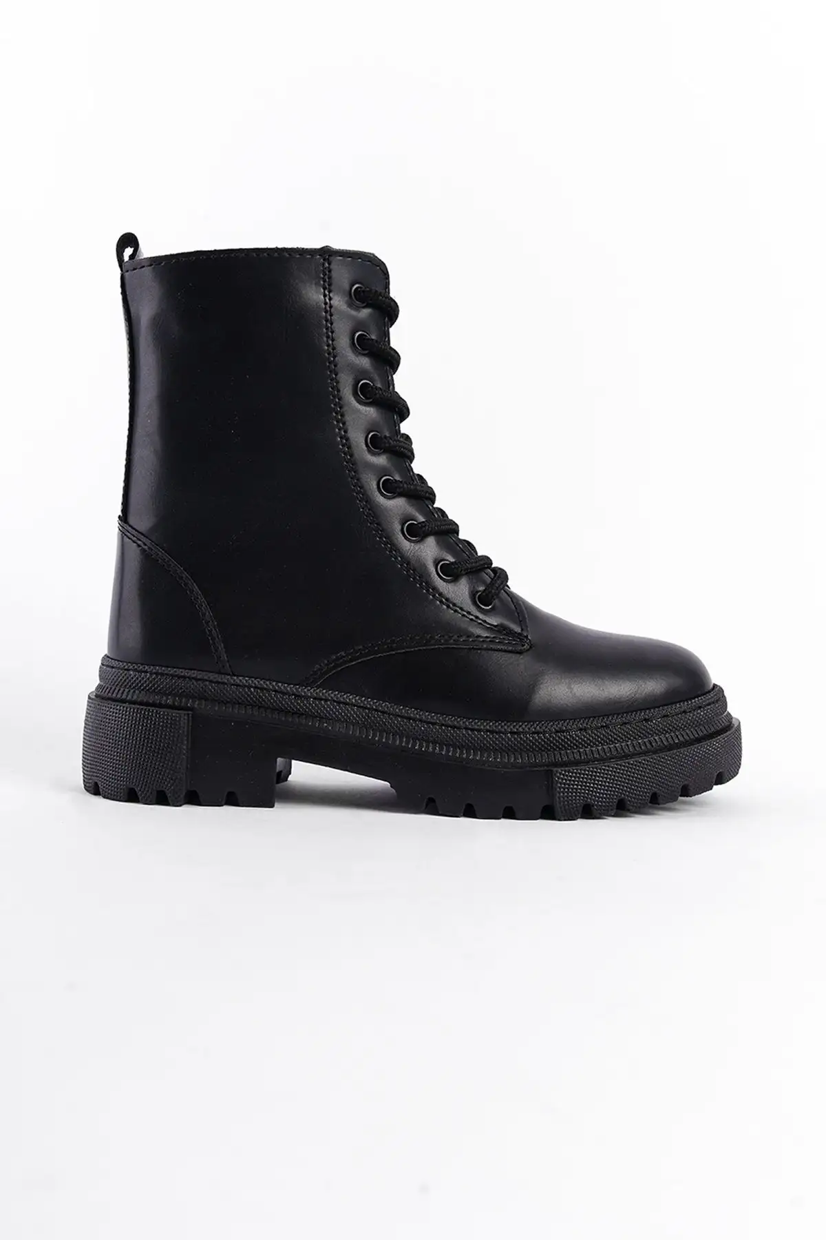 بوت و نیم بوت زنانه Fermuarlı و Bağcıklı Bot به فارسی به معنی "بوت با زیپ و بند" است. - 3451 بوت و نیم بوت زنانه Fermuarlı و Bağcıklı Bot به فارسی به معنی "بوت با زیپ و بند" است. - 3451