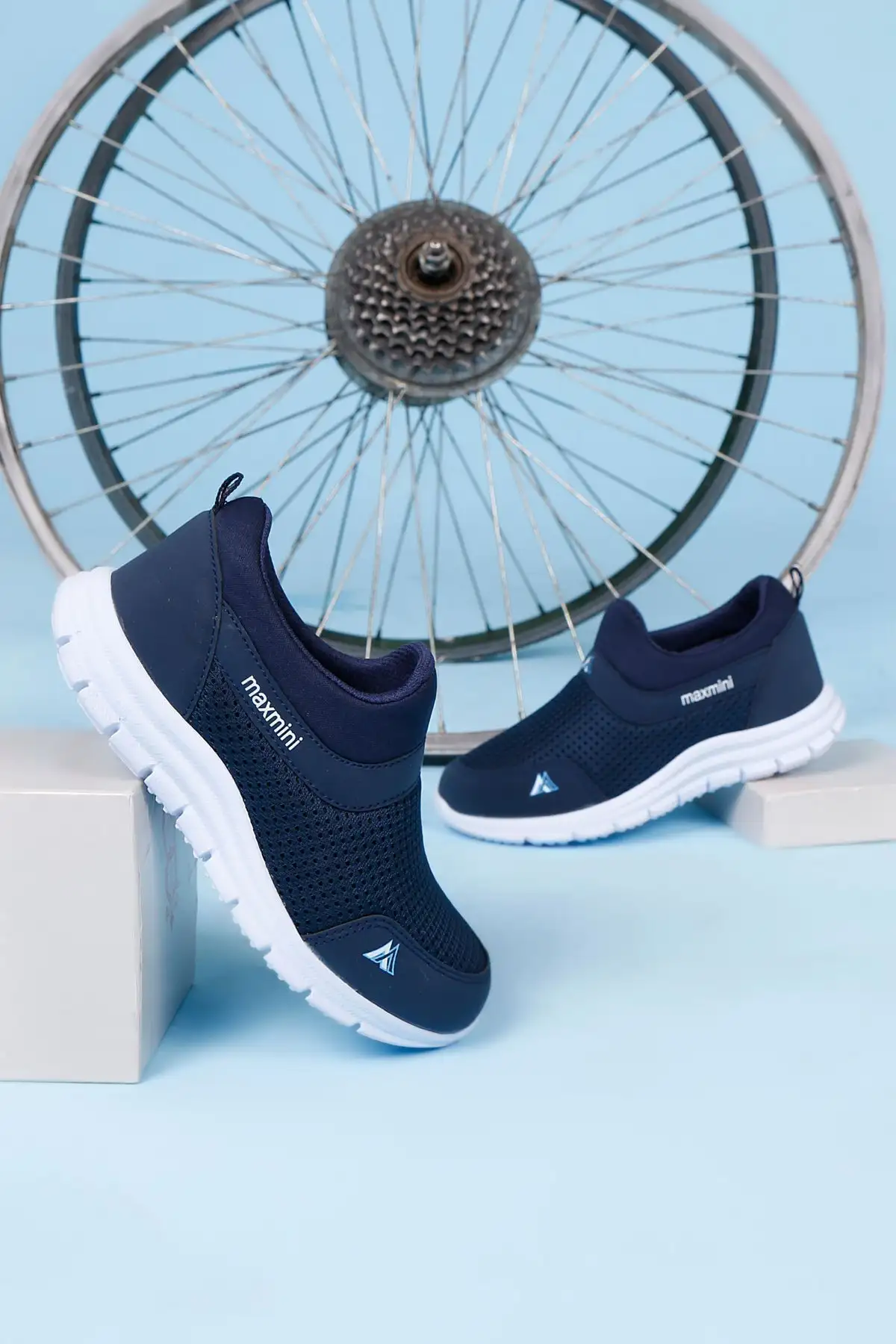 کفش پسرانه ورزشی کتانی بچگانه با comodidad، انعطافپذیری، فضای مناسب، یونیسکس، کیفیت بالا و دارای بند و ارگونومیک - 4482 کفش پسرانه ورزشی کتانی بچگانه با comodidad، انعطافپذیری، فضای مناسب، یونیسکس، کیفیت بالا و دارای بند و ارگونومیک - 4482