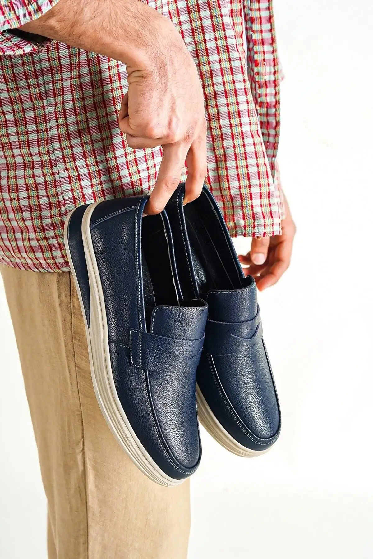 کفش روزمره مردانه  کج  چرمی آبی تیره اصل MRD7-0710 - 4659 کفش روزمره مردانه کج چرمی آبی تیره اصل MRD7-0710 - 4659