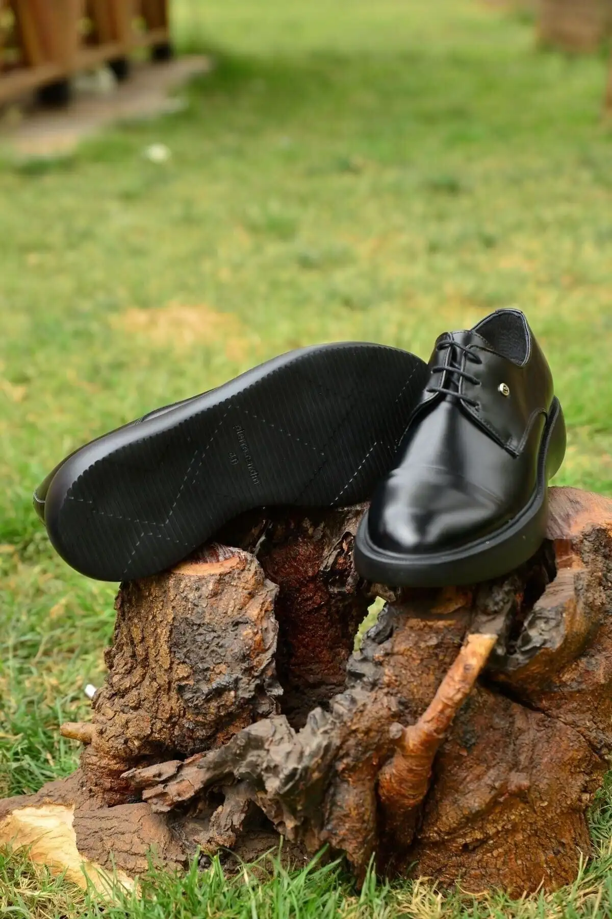 کفش رسمی مردانه محصول: کفش داماد و کت و شلوار از جنس چرم سیاه
توضیحات: با سبک نوآورانه خود، زیبایی و راحتی را به یکدیگر ارائه میدهد. - 3919 کفش رسمی مردانه محصول: کفش داماد و کت و شلوار از جنس چرم سیاه توضیحات: با سبک نوآورانه خود، زیبایی و راحتی را به یکدیگر ارائه میدهد. - 3919