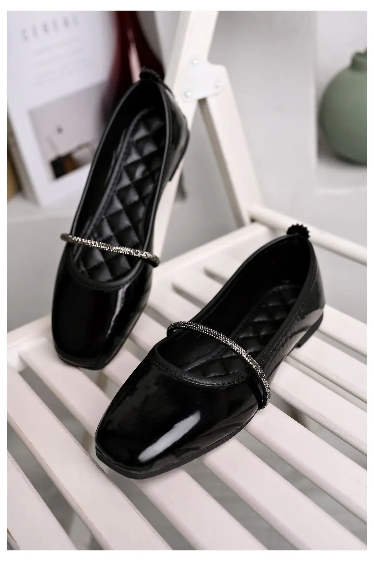 کفش اداری زنانه پاپوش  مشکی براق با سنگهای تزیینی -  شیک مناسب خانه، کار و استفاده روزمره - 4263 کفش اداری زنانه پاپوش مشکی براق با سنگهای تزیینی - شیک مناسب خانه، کار و استفاده روزمره - 4263