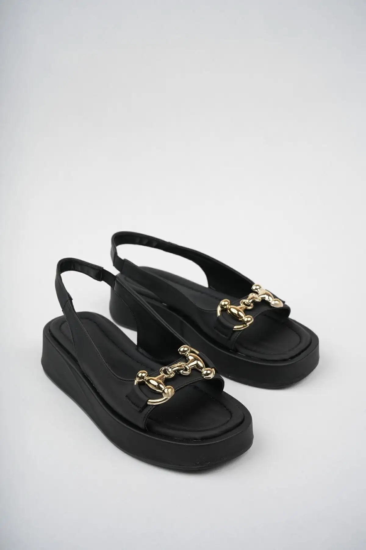 کفش صندل زنانه تولیدات توکا: روزمره، راحت، ، ، دمپایی با جزئیات. - 4686 کفش صندل زنانه تولیدات توکا: روزمره، راحت، ، ، دمپایی با جزئیات. - 4686