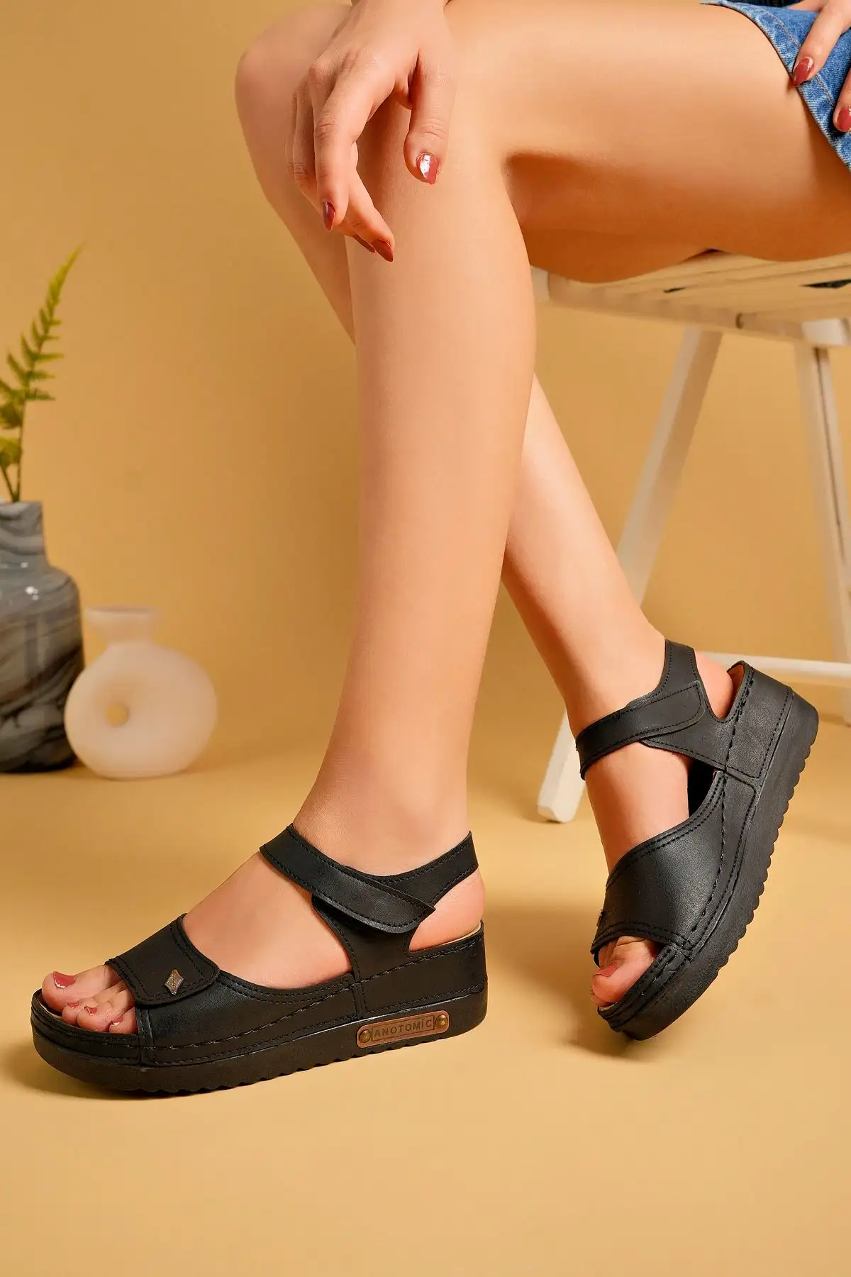 کفش صندل زنانه ساندال روزمره پاشنهدار ارگونومیک Uway - 4076 کفش صندل زنانه ساندال روزمره پاشنهدار ارگونومیک Uway - 4076