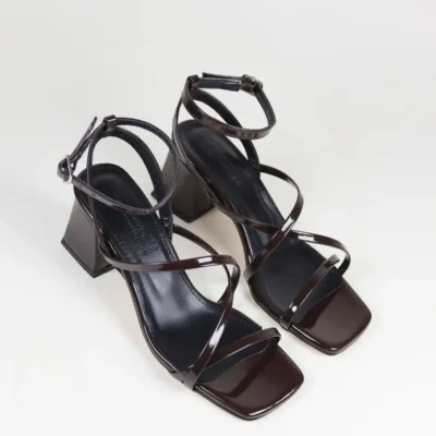 کفش صندل زنانه سندل قهوه‌ای با پاشنه ضخیم و بستن دور مچ براق - 4667