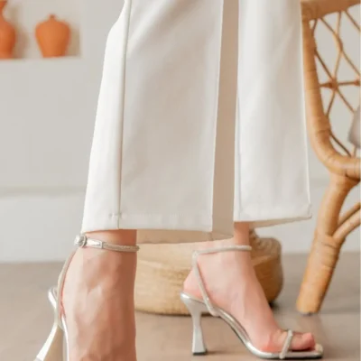 کفش پاشنه‌ بلند زنانه کفش پاشنه‌دار زنانه با بند تک و سنگ‌دار - 3689