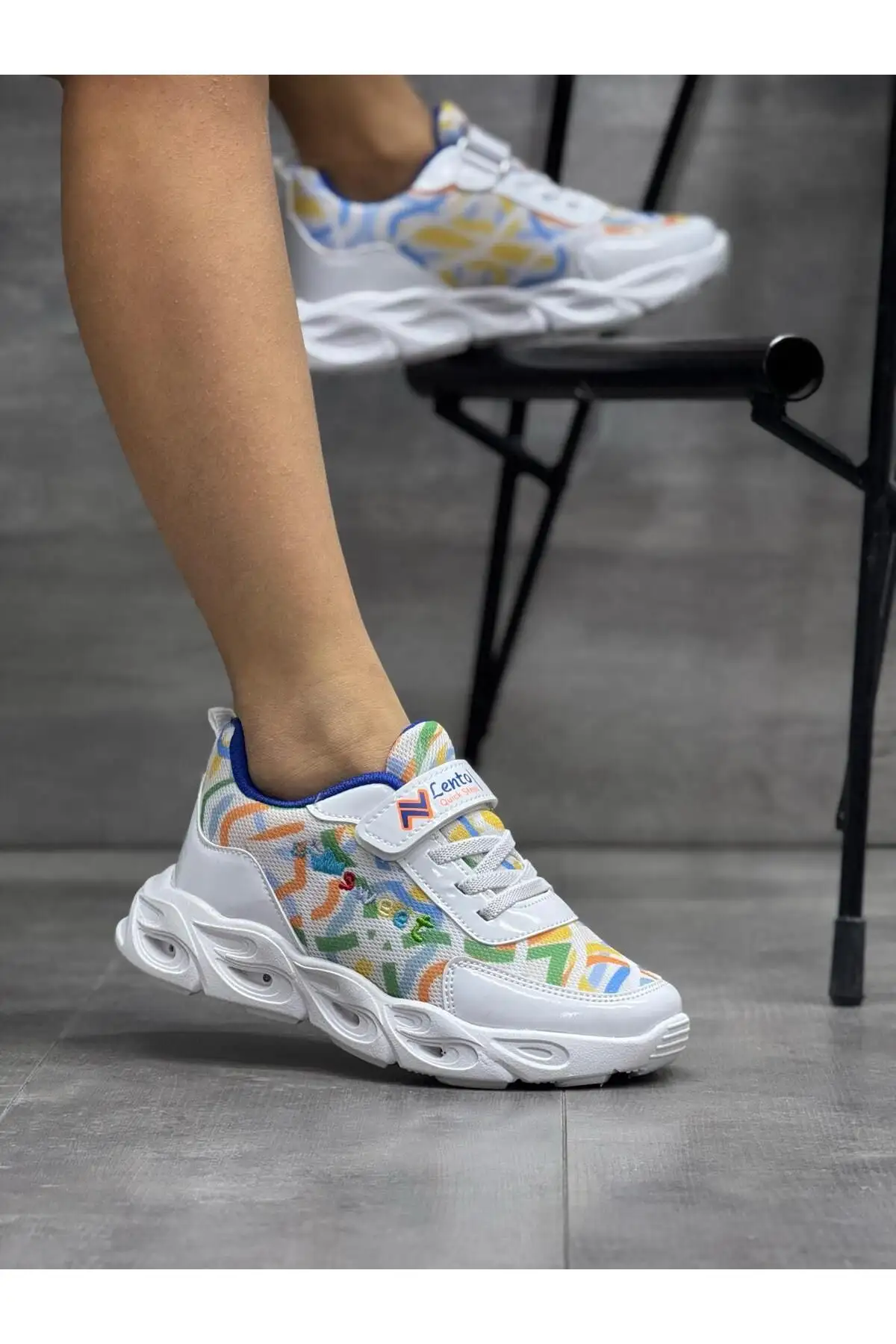 کفش پسرانه کفش ورزشی اورتپدیک بچهگانه یونیسکس وان با چراغ (لامپدار) - 3760 کفش پسرانه کفش ورزشی اورتپدیک بچهگانه یونیسکس وان با چراغ (لامپدار) - 3760