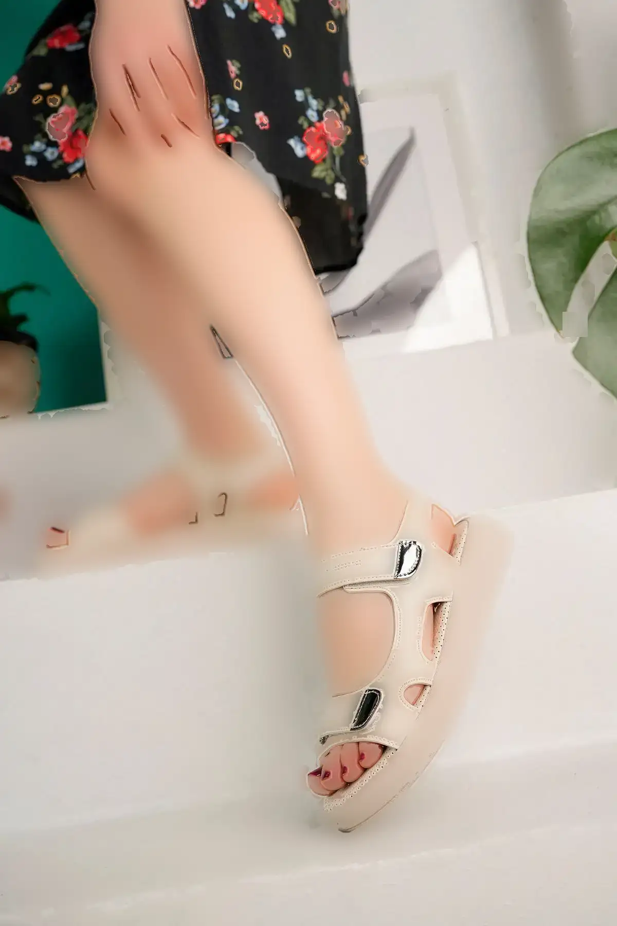 کفش صندل زنانه سندل تابستانی ارتوپدیک رنگ بژ - 4081 کفش صندل زنانه سندل تابستانی ارتوپدیک رنگ بژ - 4081