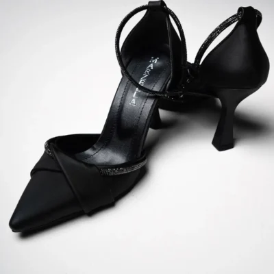 کفش پاشنه‌ بلند زنانه کفش مجلسی با لبه و سنگ‌های سیاه - 3687