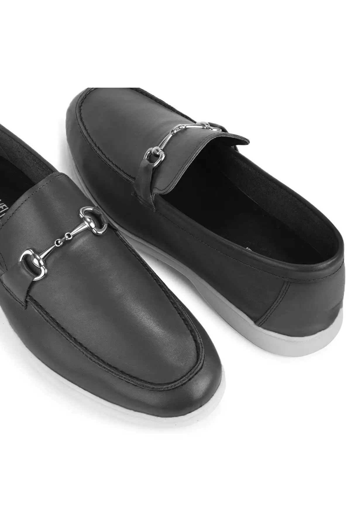 کفش سایز بزرگ مردانه  روزمره  لوفر جنس چرم طبیعی برند وایانت - رنگ مشکی - 5049 کفش سایز بزرگ مردانه روزمره لوفر جنس چرم طبیعی برند وایانت - رنگ مشکی - 5049