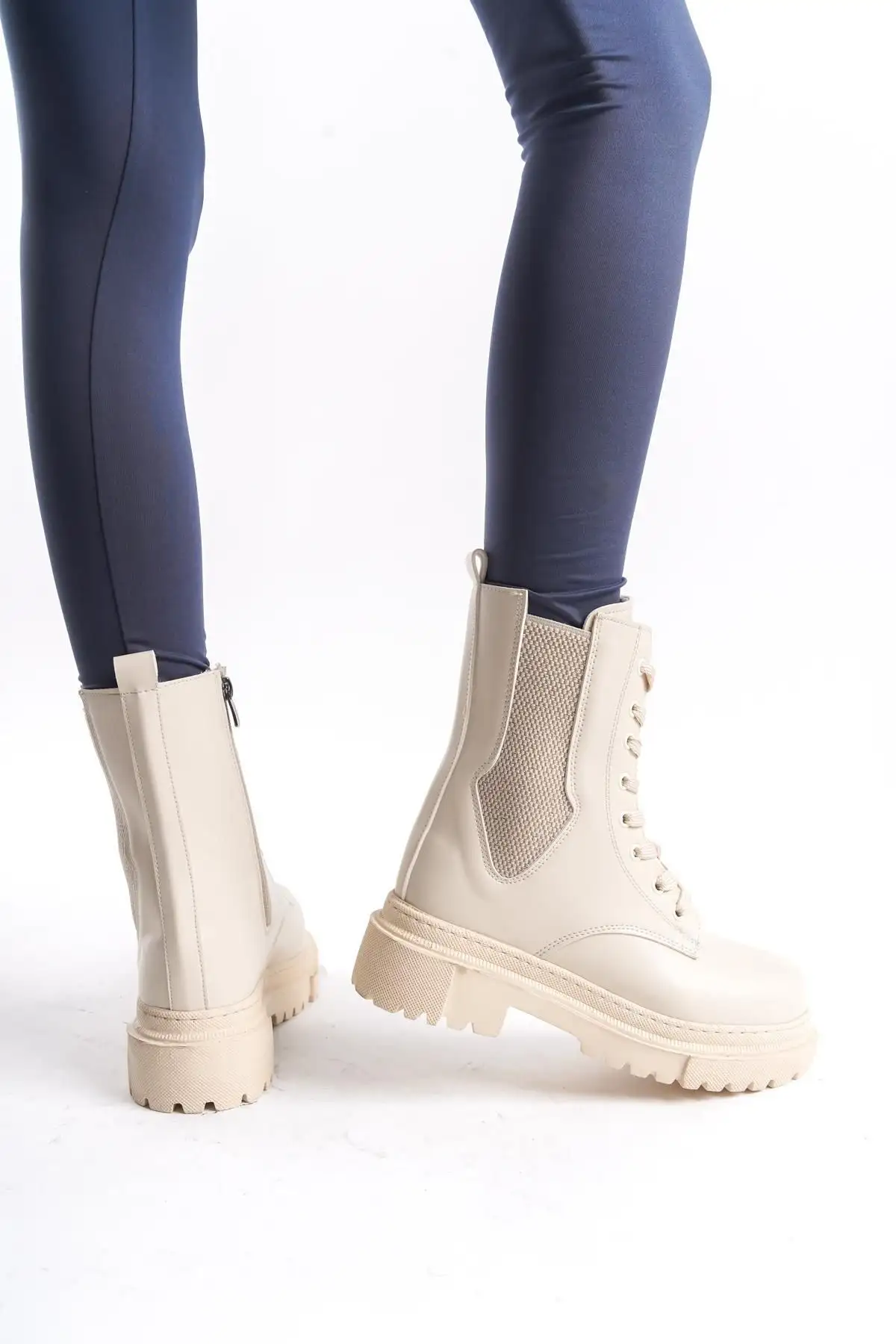 بوت و نیم بوت زنانه  رزمره  با طراحی راحت، کفی بلند، زیپ  بند دار - 5003 بوت و نیم بوت زنانه رزمره با طراحی راحت، کفی بلند، زیپ بند دار - 5003