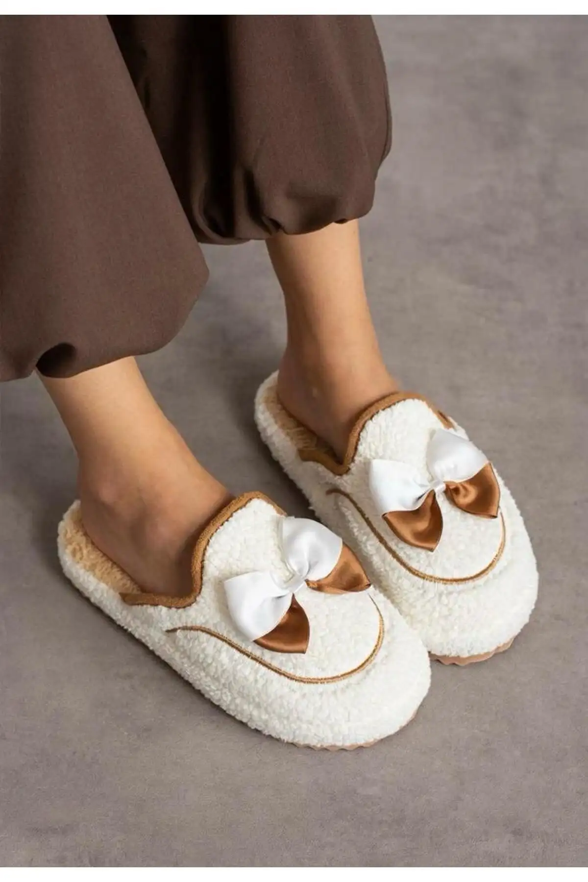 کفش راحتی خانه  زنانه پاییزه-زمستانه با زیره غیرلغزش و بند دوستداشتنی - 3974 کفش راحتی خانه زنانه پاییزه-زمستانه با زیره غیرلغزش و بند دوستداشتنی - 3974