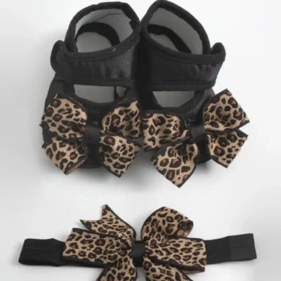 کفش نوزاد پسر ست پاپوش و باندانا سیاه با طرح پلنگی و گره‌دار برای نوزادان 0 تا 3 ماهه - 3305