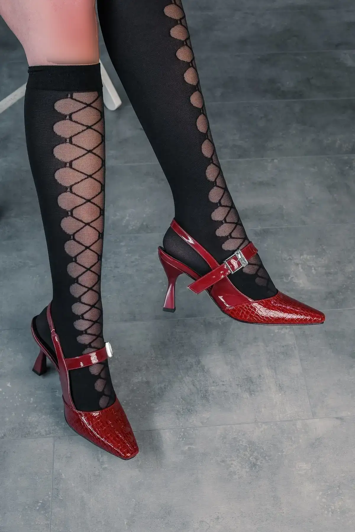 کفش پاشنه بلند زنانه  پاشنه   طراحی شده با بند قفلی با روکش کِروکوی بور do - 5131 کفش پاشنه بلند زنانه پاشنه طراحی شده با بند قفلی با روکش کِروکوی بور do - 5131