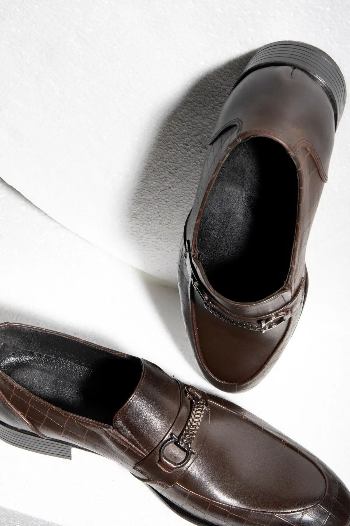 سایز بزرگ مردانه 1. کفش کلاسیک مردانه چرم اصل لوتا 2. کفش کلاسیک لوفری 3. کفش مَکوسن - 3498