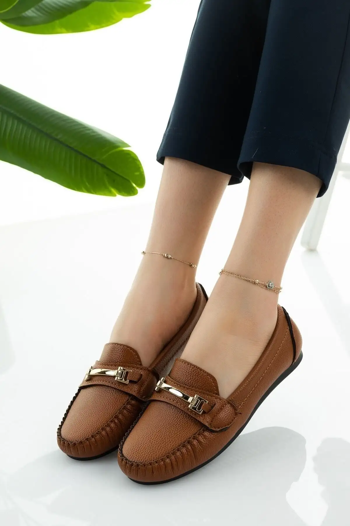 کفش تخت زنانه  روزمره  مدل بابت با رنگ قهوهای، دارای قفل زنجیری، سبک و راحت. - 5193 کفش تخت زنانه روزمره مدل بابت با رنگ قهوهای، دارای قفل زنجیری، سبک و راحت. - 5193