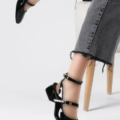 کفش پاشنه‌ بلند زنانه کفش زنانه ماری جین با رویه براق با کمر باز و نوک مربع، دارای بند، با پاشنه کوتاه ۴ سانتی‌متری. - 3684