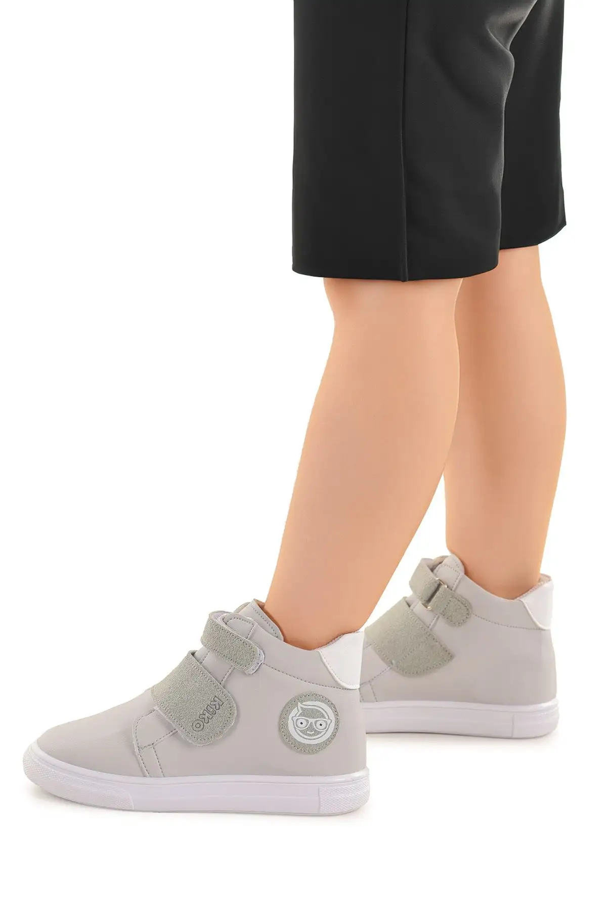 بوت بچگانه کفش روزمره بچهگانه مدل کایوتی با قفل چسبی - 3393 بوت بچگانه کفش روزمره بچهگانه مدل کایوتی با قفل چسبی - 3393