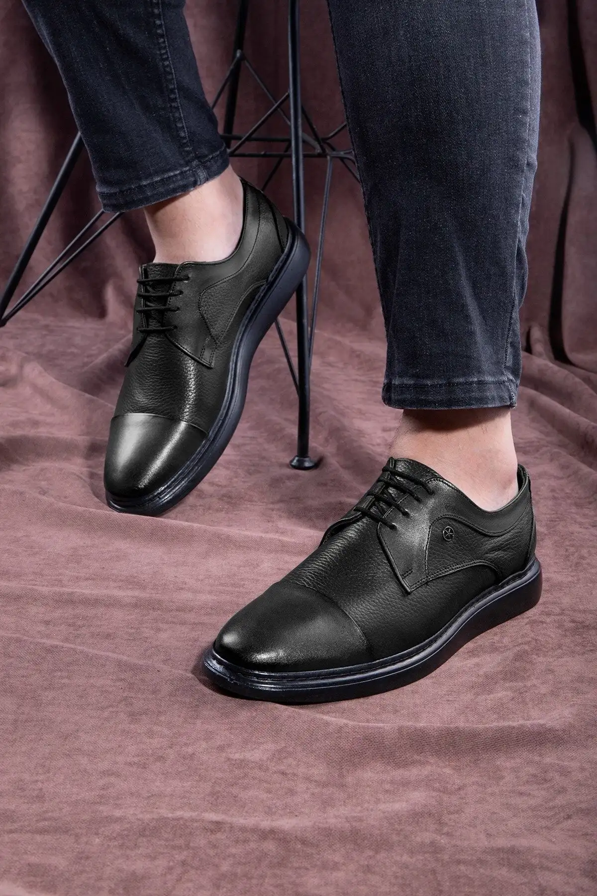 کفش روزمره مردانه 1.   کلاسیک  از چرم طبیعی استرن
2.  کلاسیک چرم طبیعی
3.  کلاسیک دربی - 4775 کفش روزمره مردانه 1. کلاسیک از چرم طبیعی استرن 2. کلاسیک چرم طبیعی 3. کلاسیک دربی - 4775