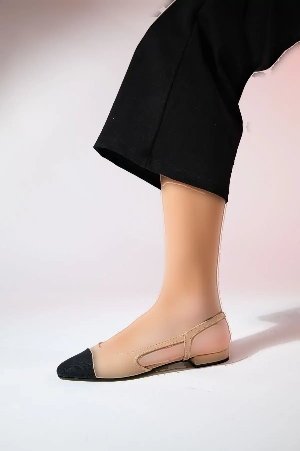 کفش تخت زنانه  بالشتی  لژو با رویه چرم بیج و پشت باز - 4512 کفش تخت زنانه بالشتی لژو با رویه چرم بیج و پشت باز - 4512