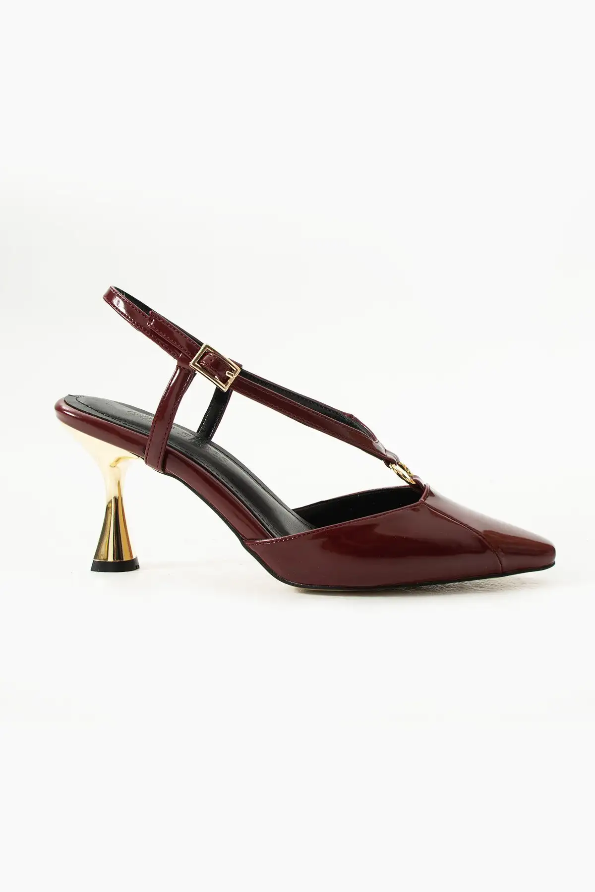 کفش پاشنه بلند زنانه  دار  لکس با رنگ bordo و روکش براق، با جزئیات طلایی، شیک و زیبا برای ترکیبهای روزمره و مناسبتهای خاص. - 4427 کفش پاشنه بلند زنانه دار لکس با رنگ bordo و روکش براق، با جزئیات طلایی، شیک و زیبا برای ترکیبهای روزمره و مناسبتهای خاص. - 4427