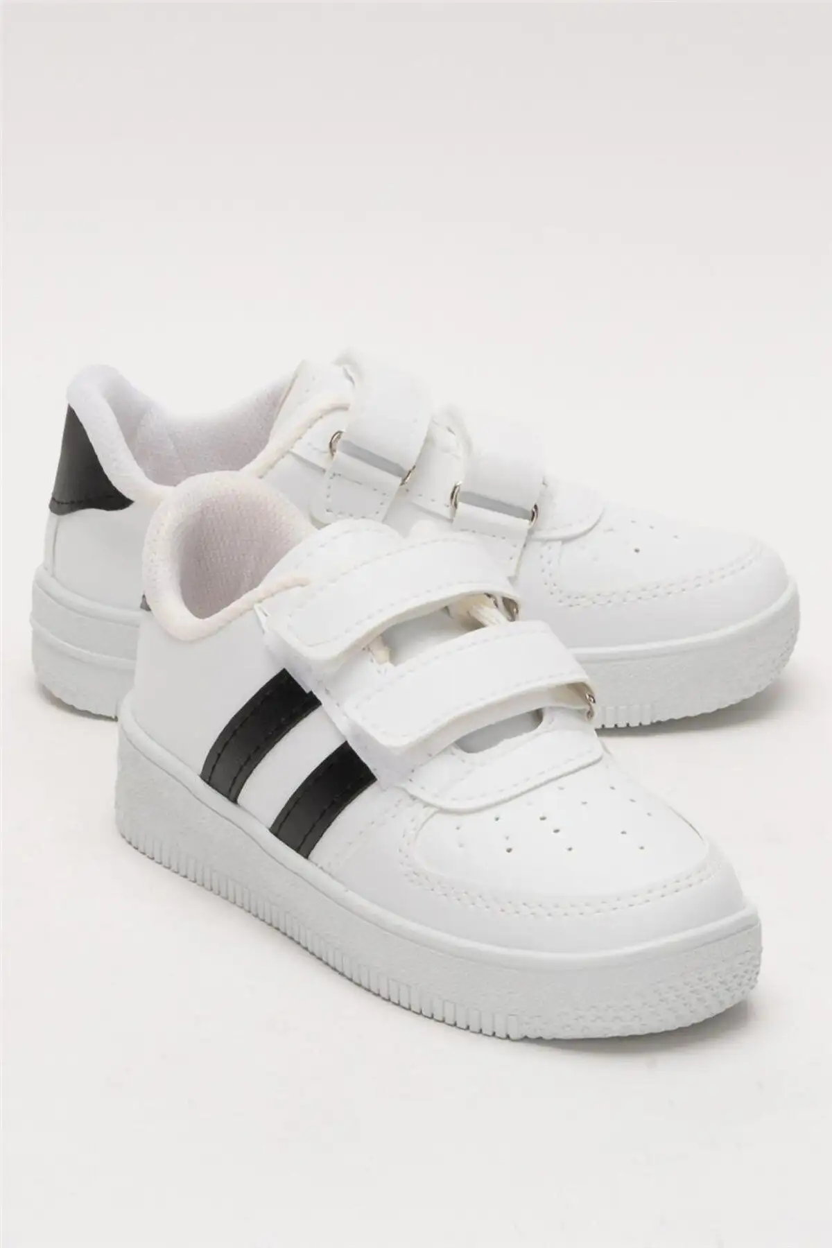 کفش پسرانه کفش ورزشی کودکانه سفید-سیاه - 3754 کفش پسرانه کفش ورزشی کودکانه سفید-سیاه - 3754