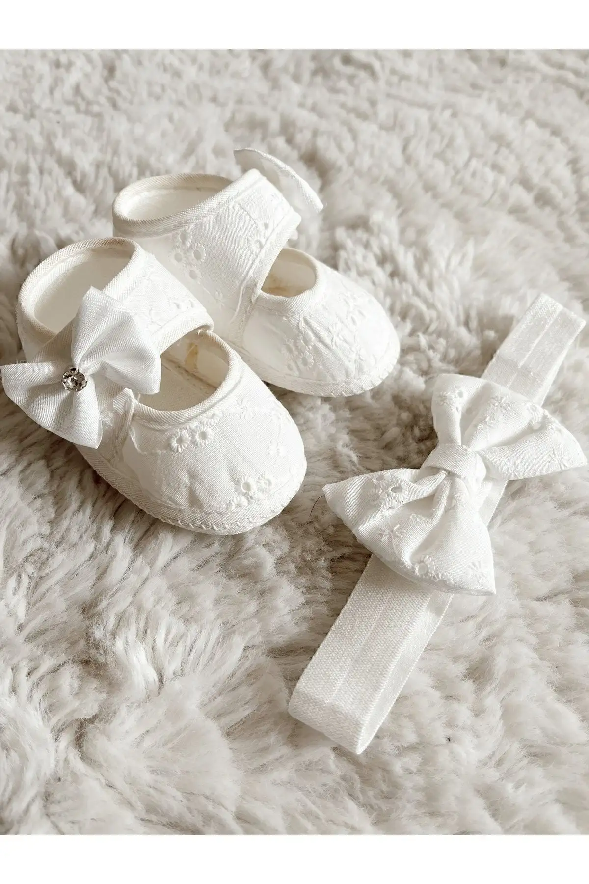 کفش نوزاد دختر پاپوش دخترانه با گل، پاپوش روزمره دخترانه در رنگ کرم برای نوزاد تازه متولد شده - 3309 کفش نوزاد دختر پاپوش دخترانه با گل، پاپوش روزمره دخترانه در رنگ کرم برای نوزاد تازه متولد شده - 3309