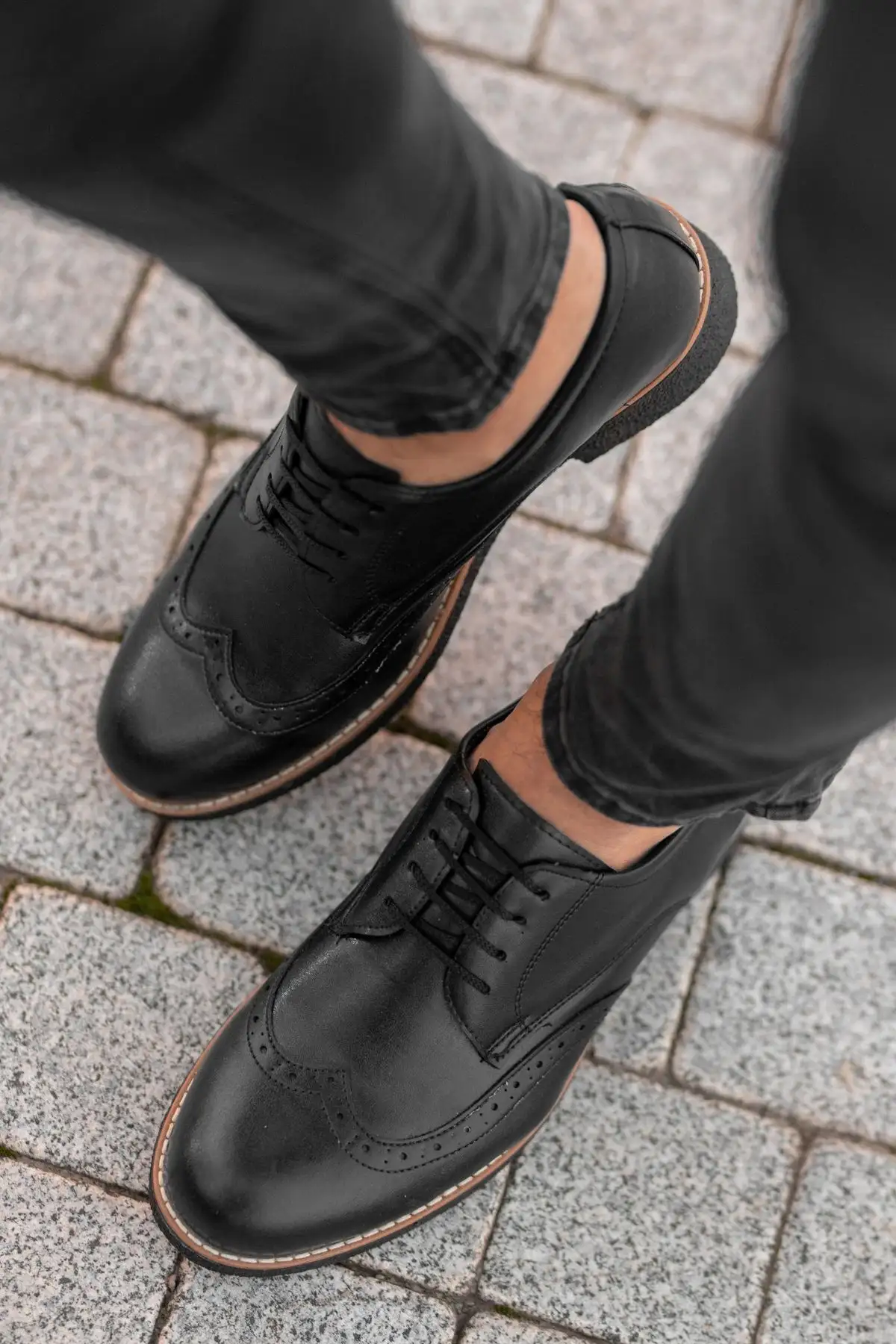 کفش رسمی مردانه کفش کلاسیک راحت و گارانتیدار مردانه با زیره ارتوپدیک مشکی مناسب برای استفاده روزمره - 3911 کفش رسمی مردانه کفش کلاسیک راحت و گارانتیدار مردانه با زیره ارتوپدیک مشکی مناسب برای استفاده روزمره - 3911