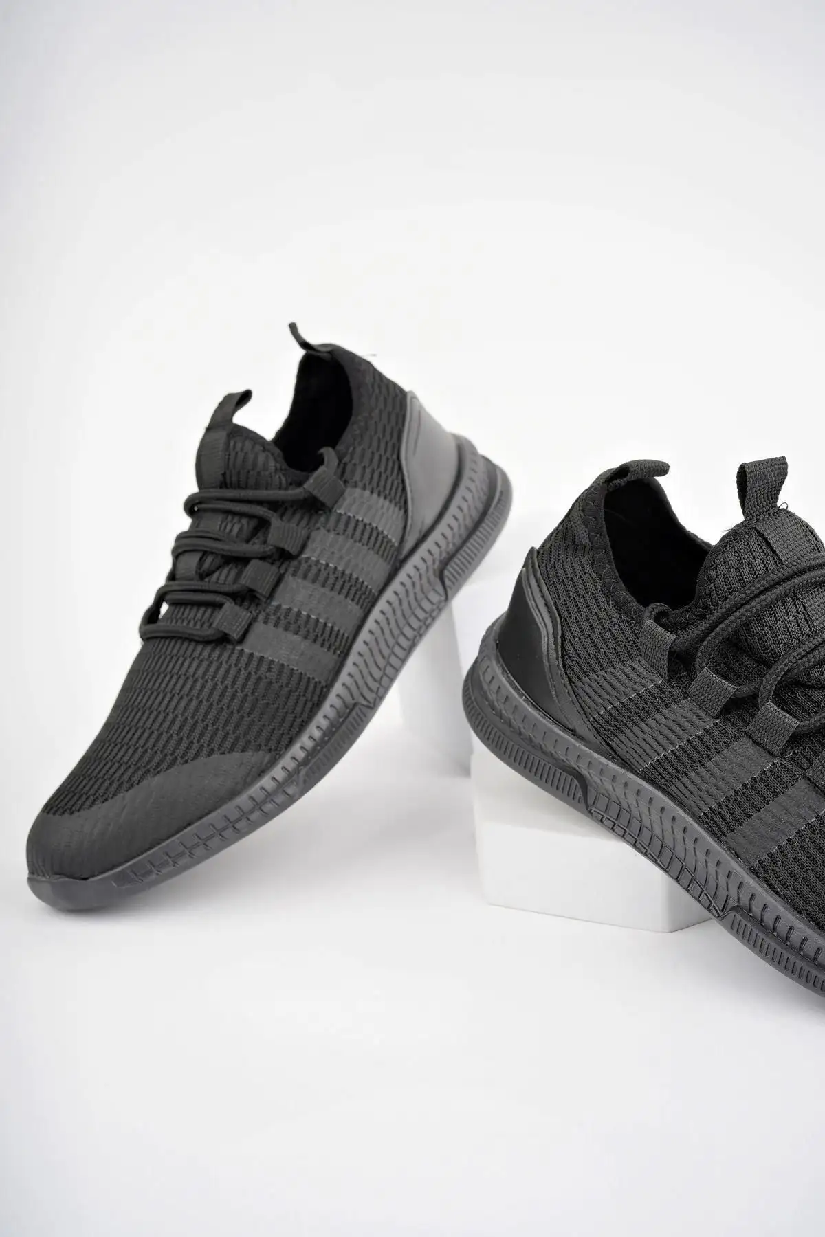 کفش پسرانه  ورزشی یونیسکس جوتا برای دویدن و پیادهروی - 4472 کفش پسرانه ورزشی یونیسکس جوتا برای دویدن و پیادهروی - 4472