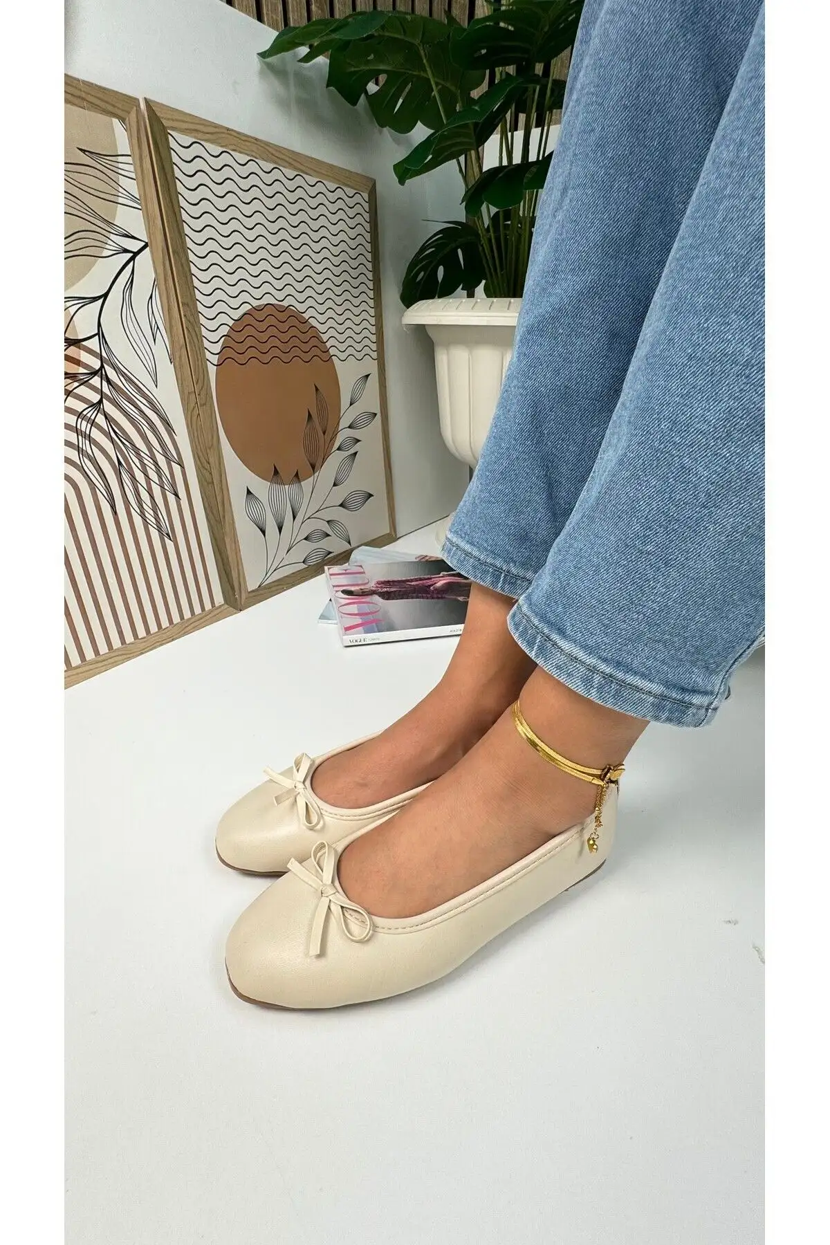 کفش تخت زنانه های باله  روزمره بژ با نوک بیضی، تزیین فانتزی با طرح کروکودیل، راحت و با زیره دندانهدار 112 - 4525 کفش تخت زنانه های باله روزمره بژ با نوک بیضی، تزیین فانتزی با طرح کروکودیل، راحت و با زیره دندانهدار 112 - 4525