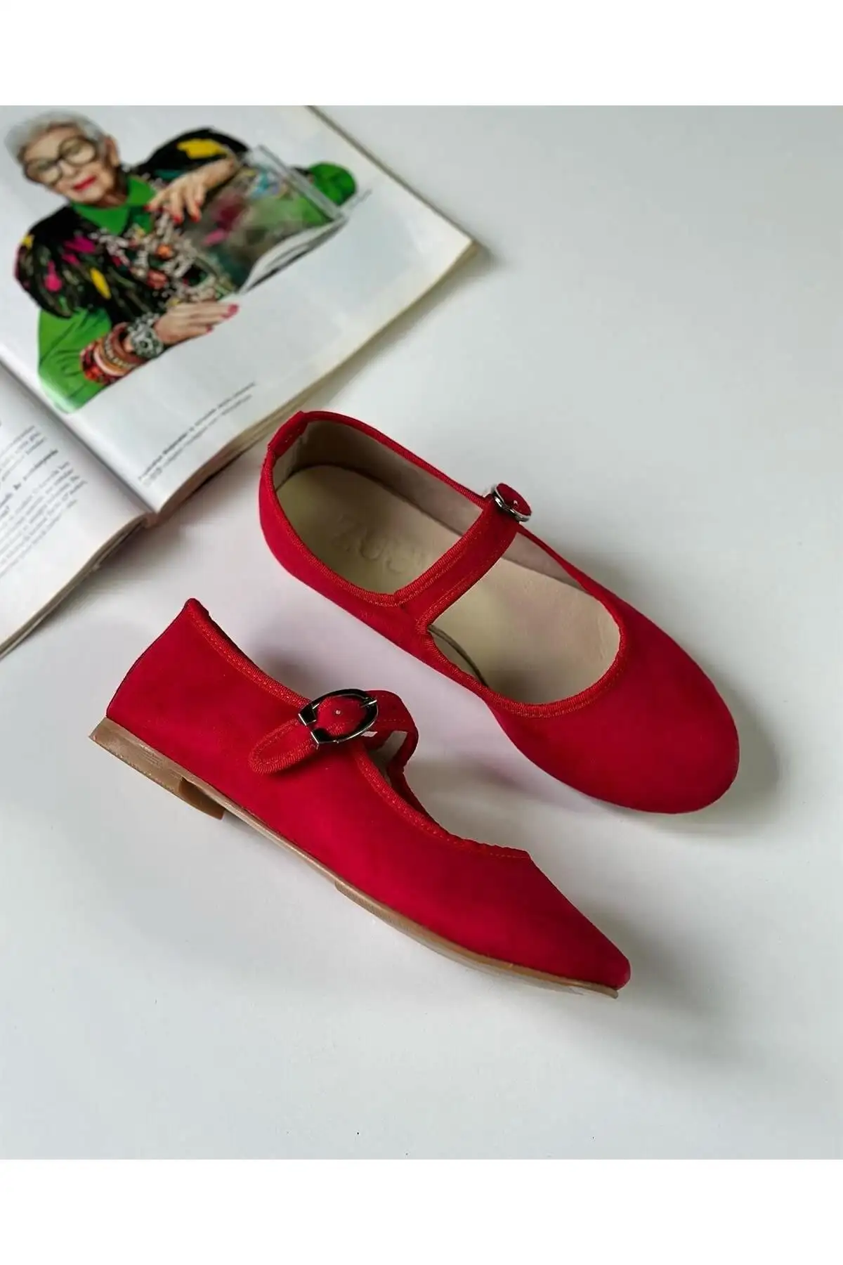 کفش مجلسی زنانه بالت  بیس ماری جین - مخمل قرمز - 5438 کفش مجلسی زنانه بالت بیس ماری جین - مخمل قرمز - 5438
