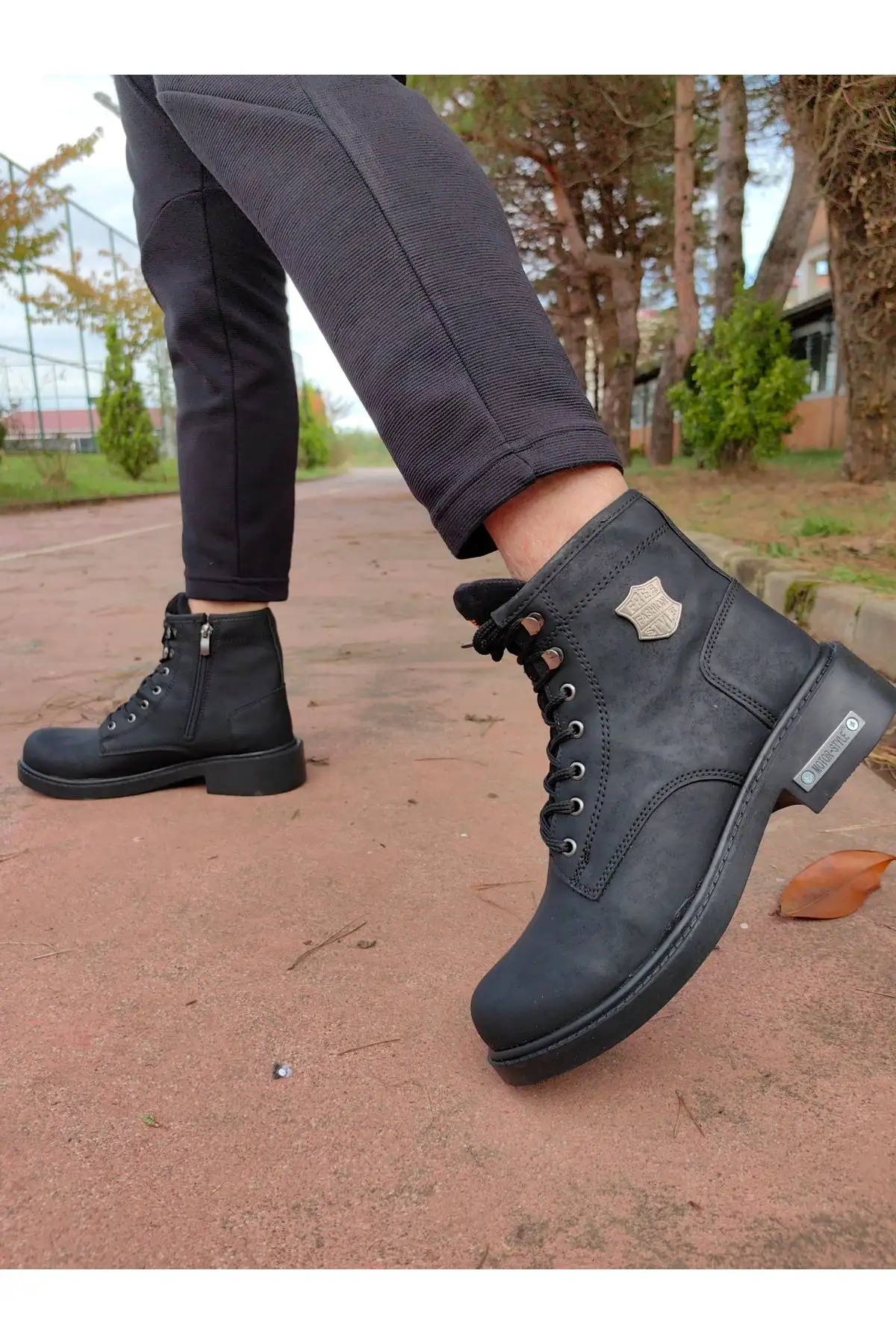 بوت مردانه کفش چرم کبریتی بنددار و زیپی زنانه و مردانه با زیره ضد لغزش و استایل موتوری برای فصل زمستان - 3445 بوت مردانه کفش چرم کبریتی بنددار و زیپی زنانه و مردانه با زیره ضد لغزش و استایل موتوری برای فصل زمستان - 3445