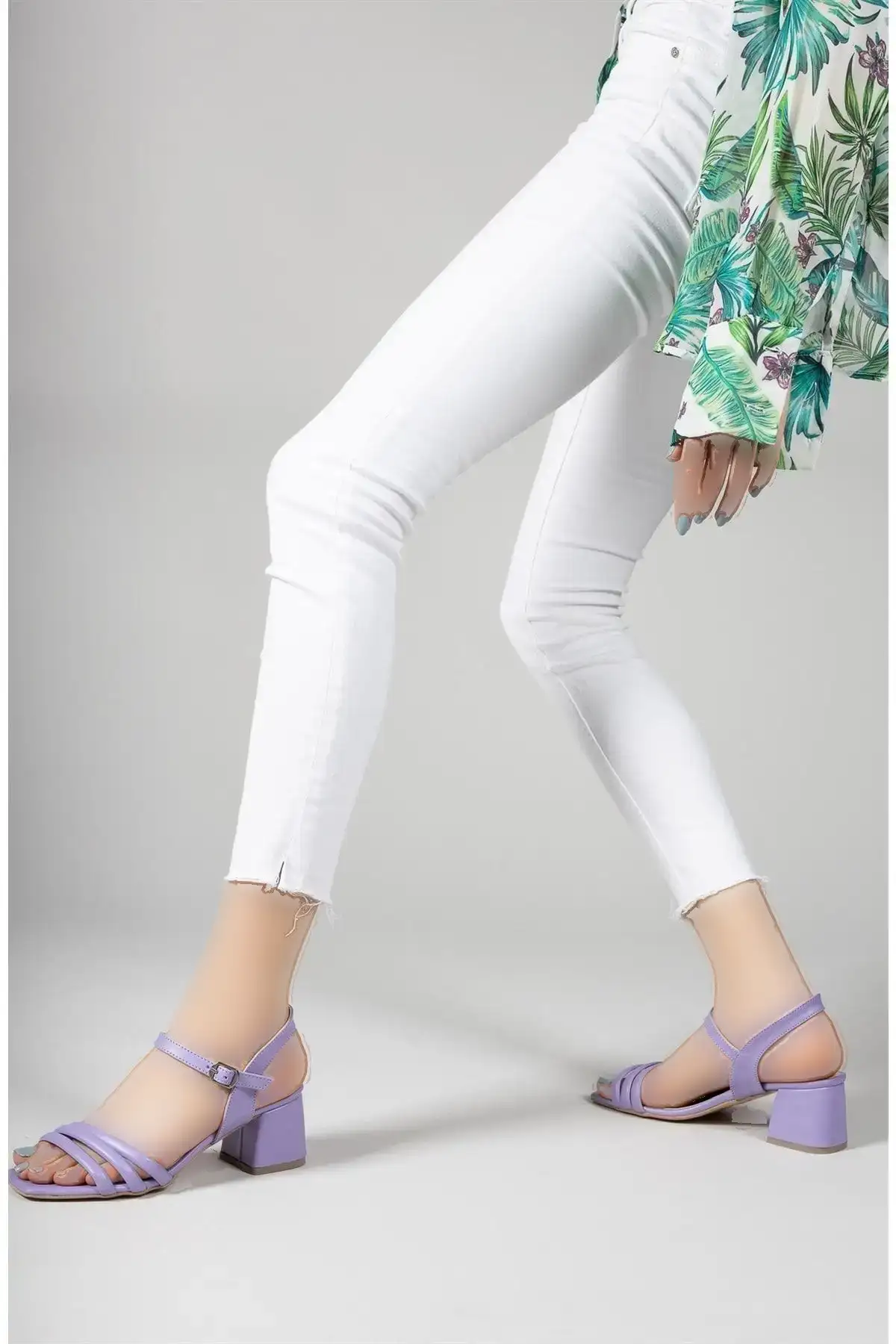 کفش صندل زنانه پاشنه‌بلند لیلا 0012355 - 4852