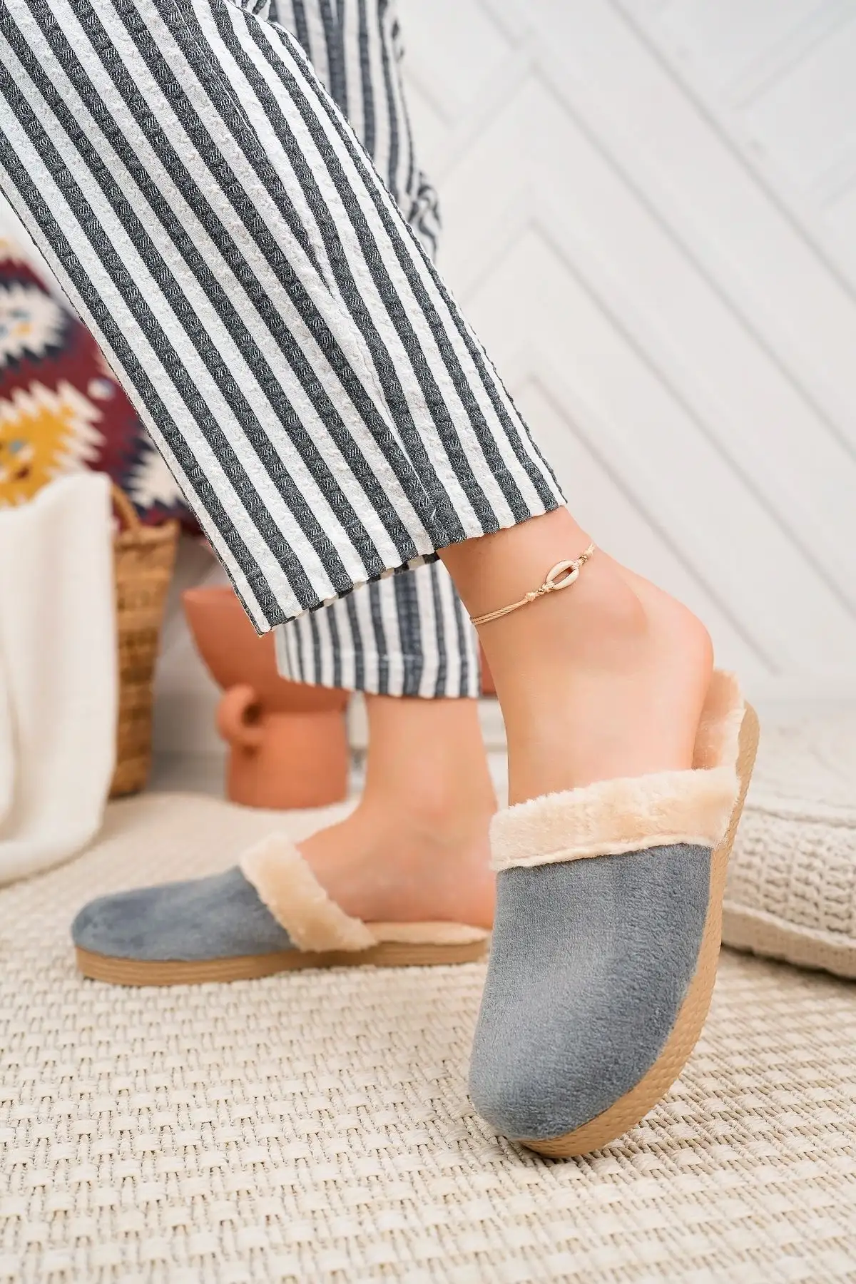 کفش راحتی خانه ترمه زمستانی رنگ خاکستری پشمی زنانه دمپایی مهمان جهیزیه دمپایی عروس - 3987