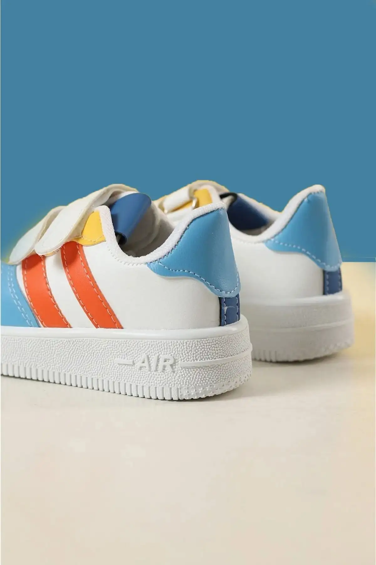 کفش پسرانه  ورزشی کودکانه ایر تابان راحت، تنفسی، سفید، آبی و قرمز مدل ایر V2 - 4501 کفش پسرانه ورزشی کودکانه ایر تابان راحت، تنفسی، سفید، آبی و قرمز مدل ایر V2 - 4501