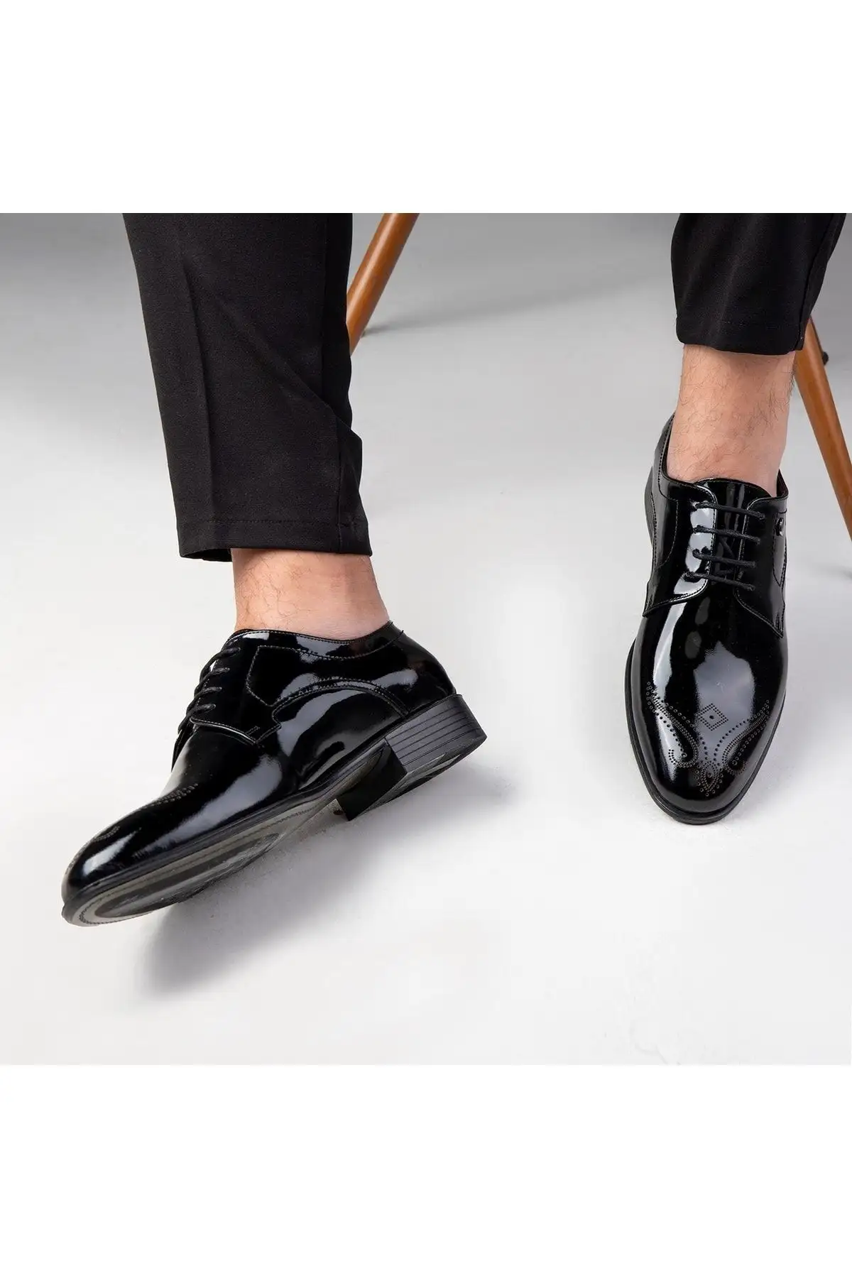 سایز بزرگ مردانه - کفش کلاسیک مردانه چرم طبیعی تائورا
- کفش کلاسیک دربی
- کفش کلاسیک بنددار - 3492 سایز بزرگ مردانه - کفش کلاسیک مردانه چرم طبیعی تائورا - کفش کلاسیک دربی - کفش کلاسیک بنددار - 3492