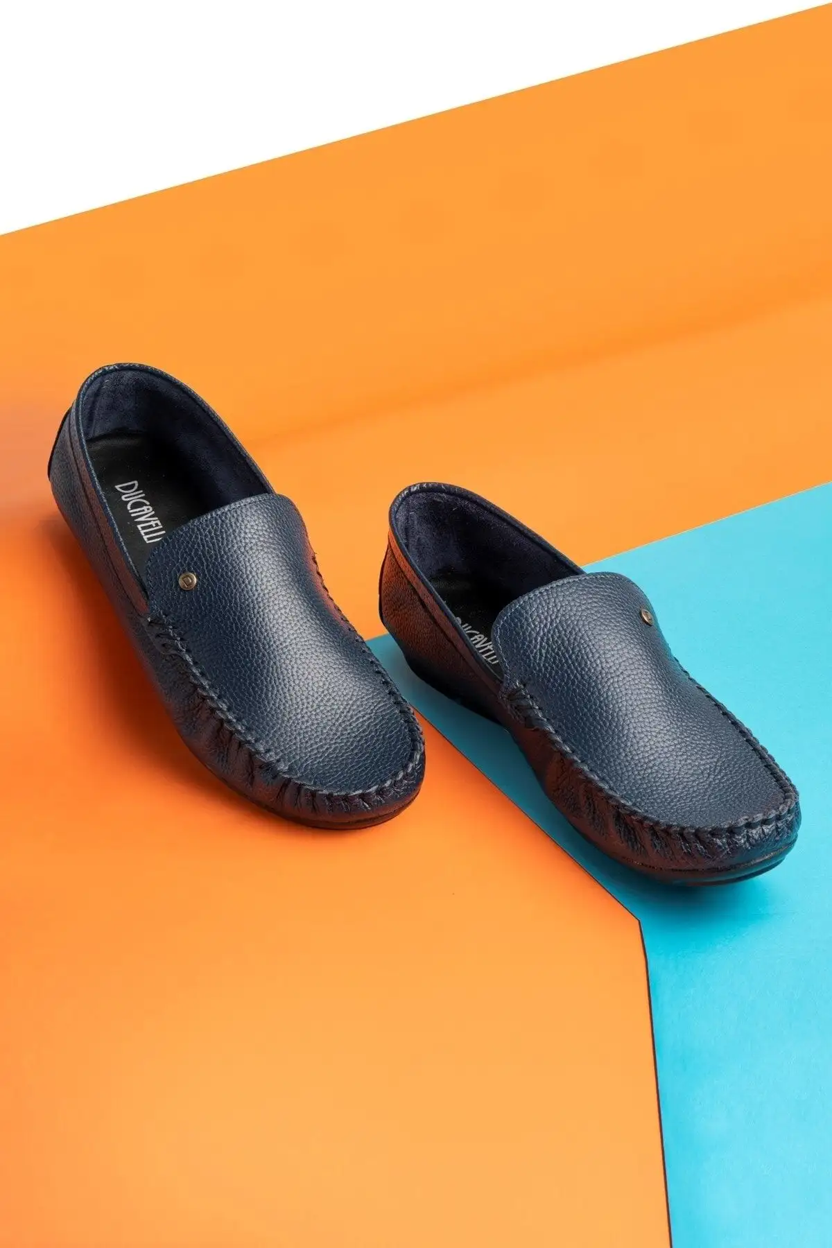 کفش سایز بزرگ مردانه -  روزمره  از چرم طبیعی اتیک
-  لوفر روک در رنگ سرمهای - 5066 کفش سایز بزرگ مردانه - روزمره از چرم طبیعی اتیک - لوفر روک در رنگ سرمهای - 5066